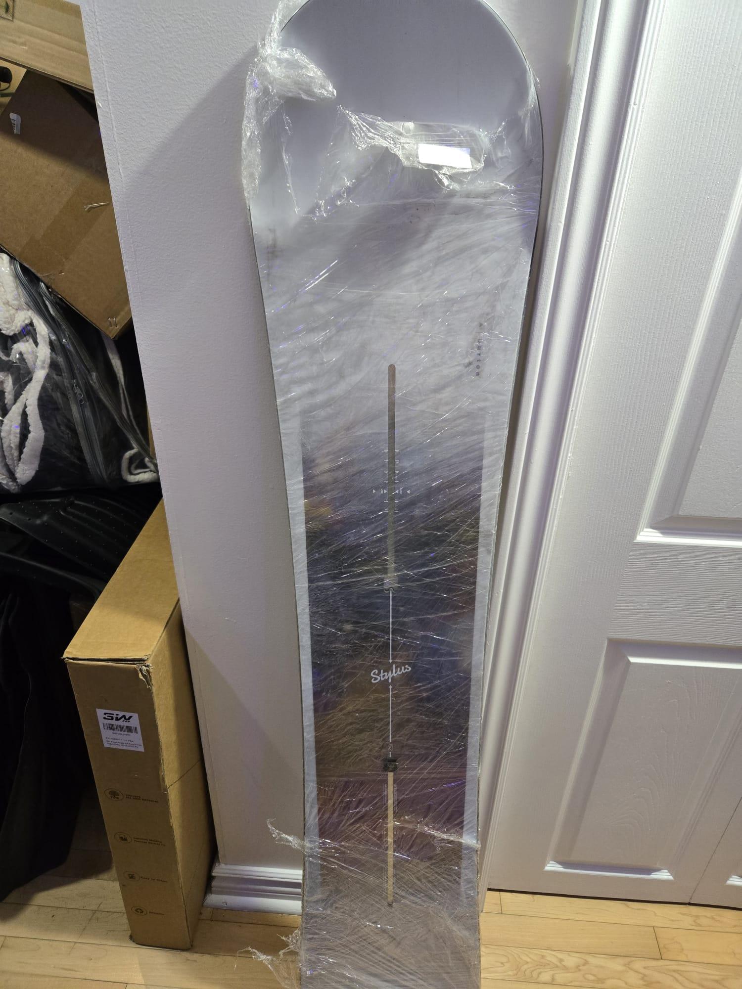 BRAND NEW Burton snowstorm - photo 4