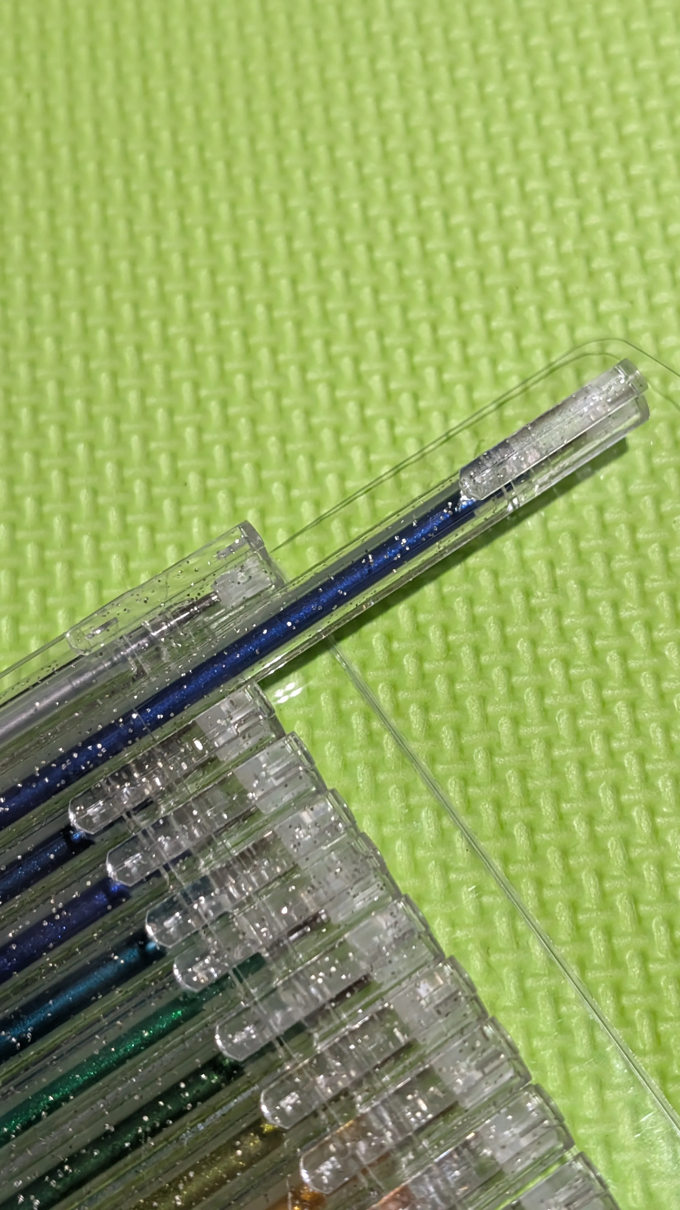 Grabie 18 Glitter Gel Premium Ink Pens - New image indicator(3)