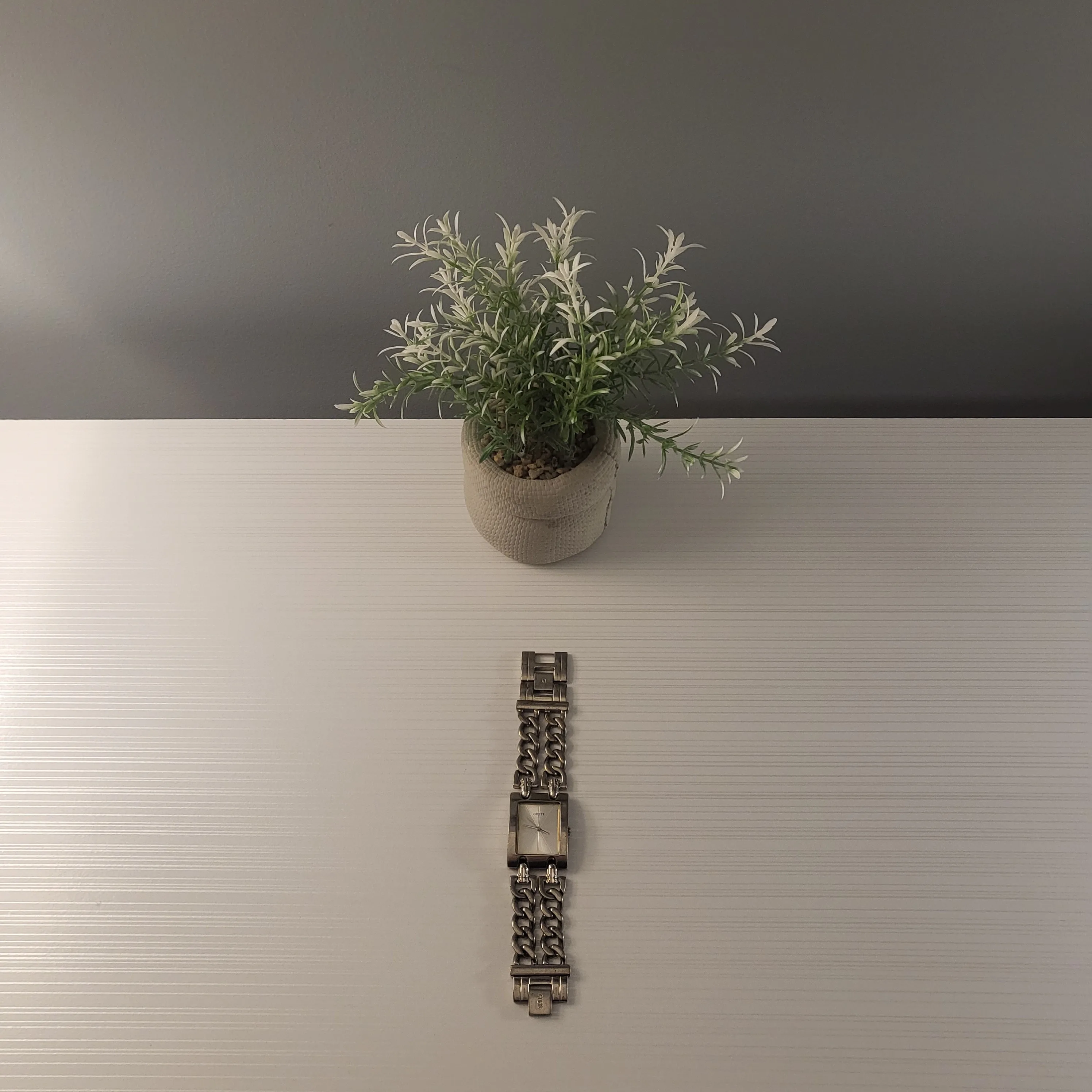 Gently Used! Guess Silver Bracelet Watch - Quick Pickup!🚀 image indicator(2)