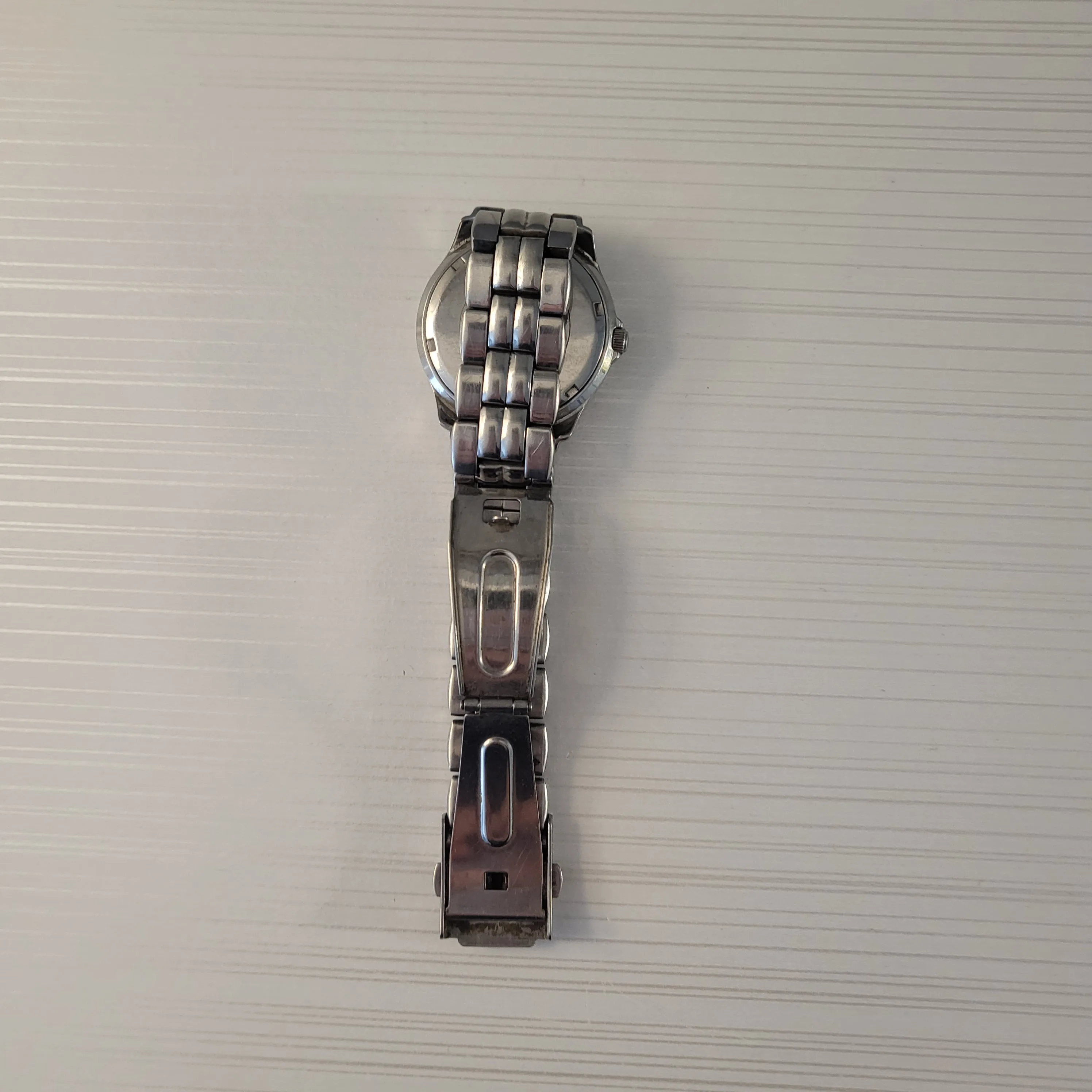 Gently Used! Guess Silver Crystal Watch - Quick Pickup!🚀 image indicator(3)