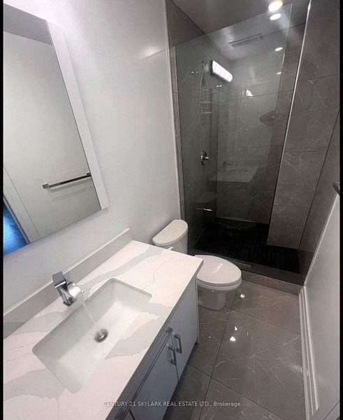 ✨ RENTAL: Spacious Ground Floor Studio Walkout Pharmacy Ave ✨ - photo 3