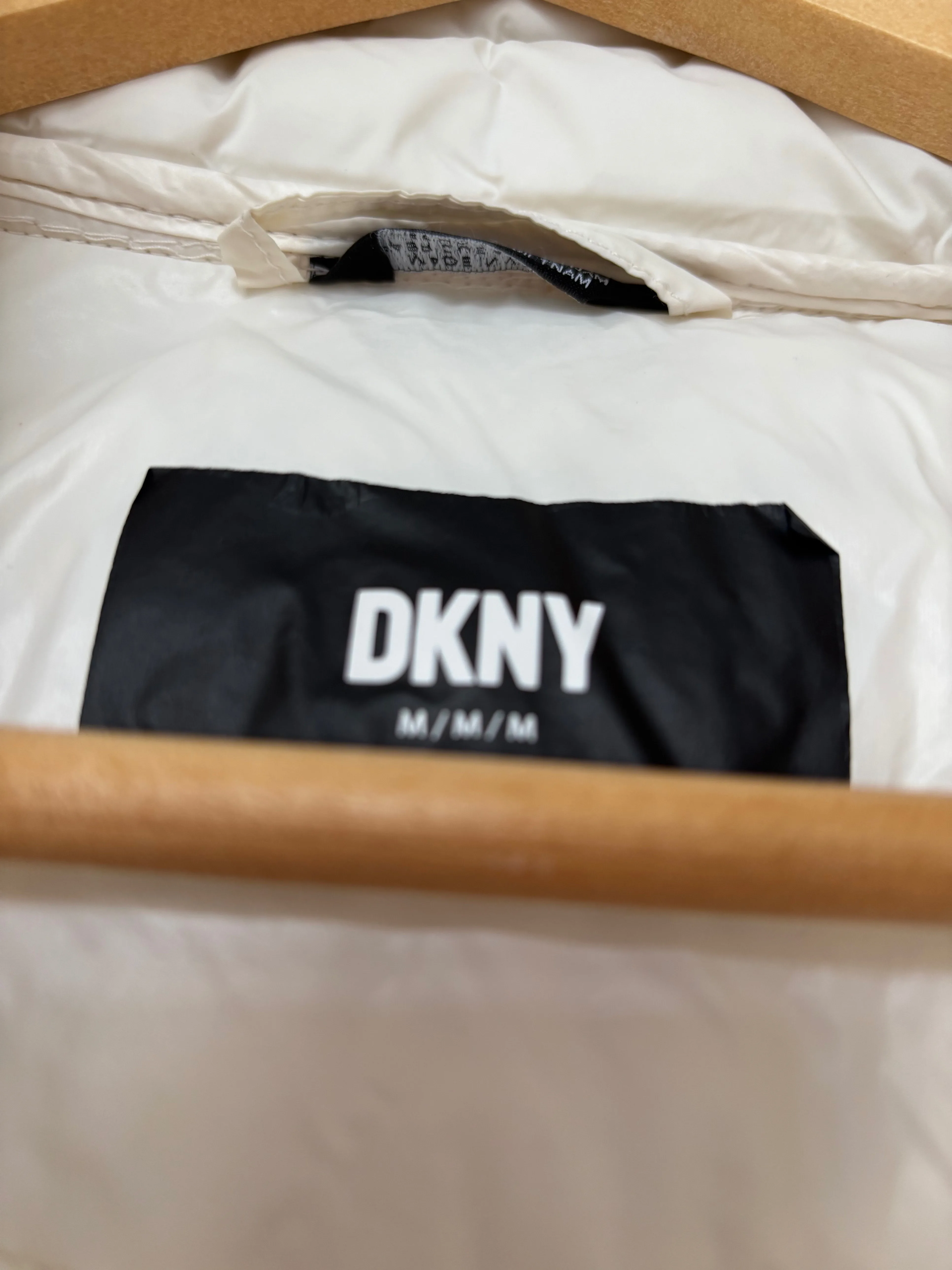 DKNY Women’s White Puffer Jacket - Size M image indicator(5)