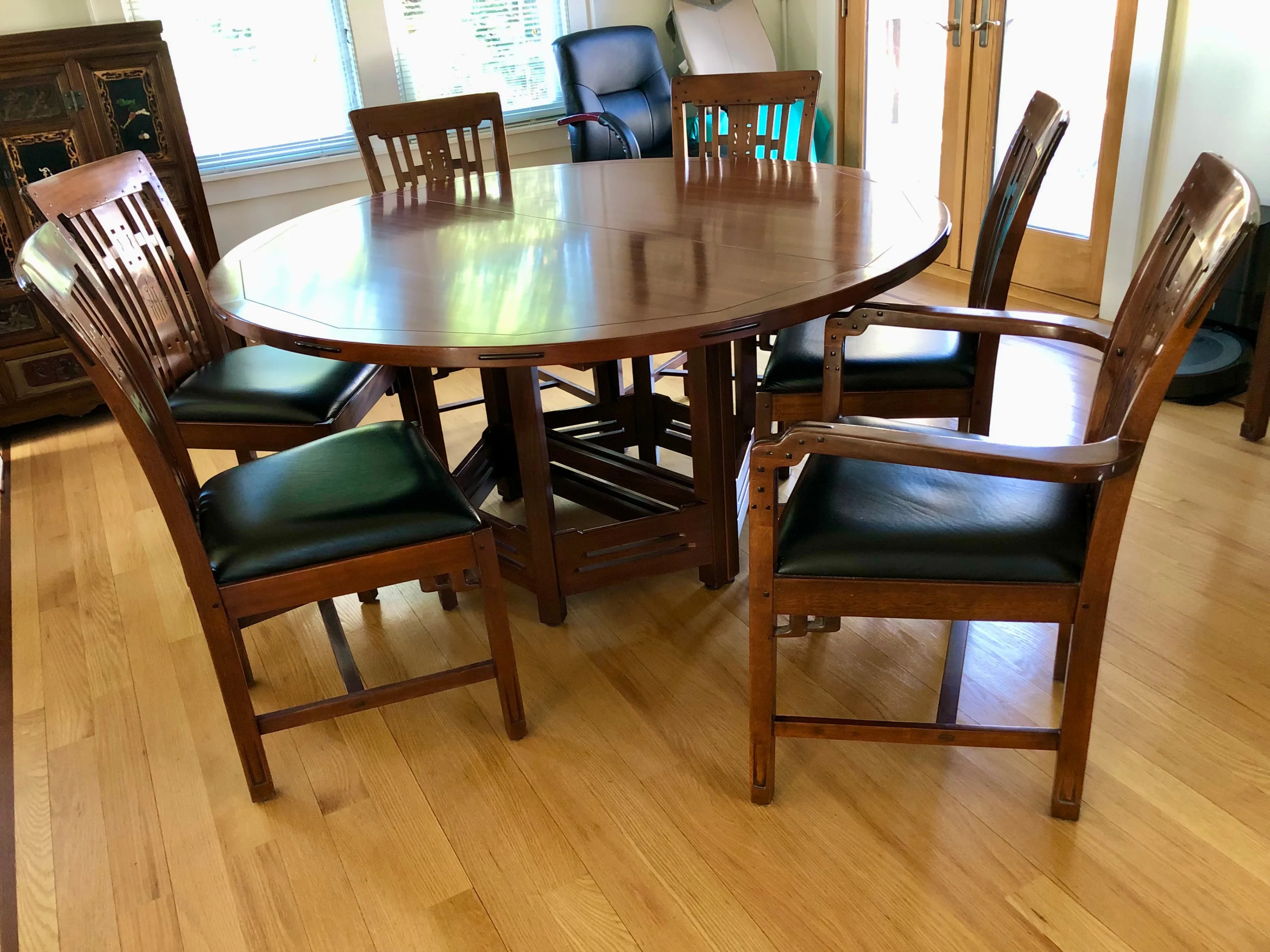 Stickly Dining Set: Thorson Table and 6 Blacker House Chairs image indicator(2)