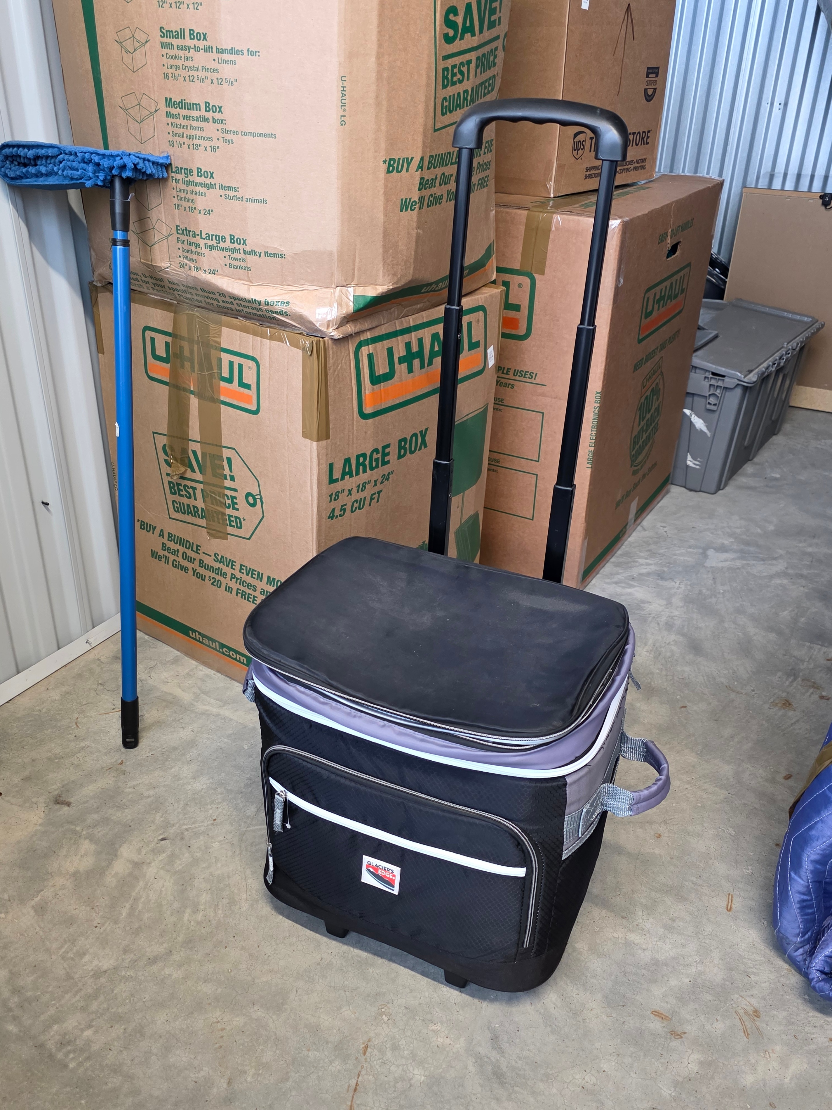 Portable Cooler with Handle (mint condition)