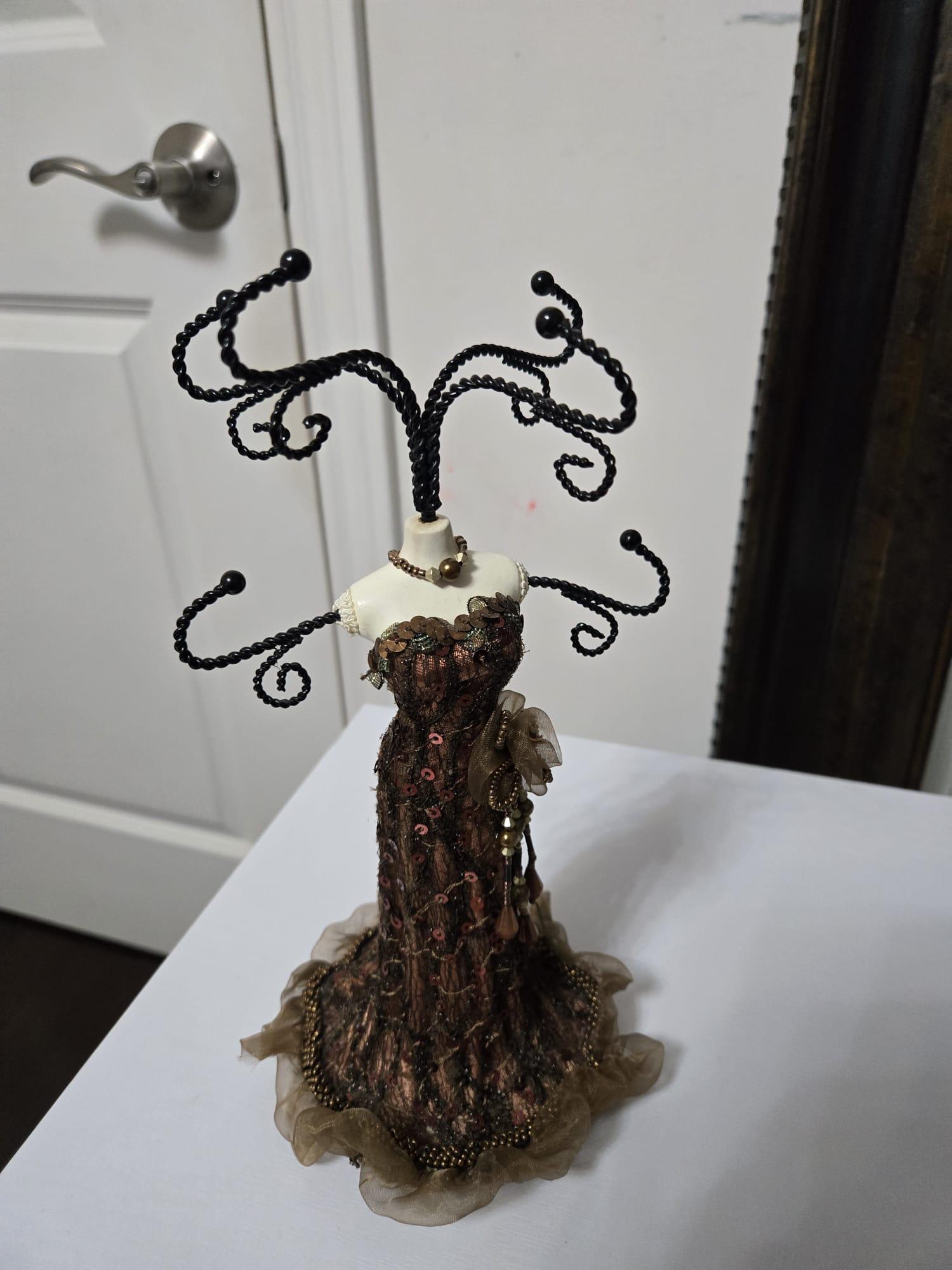 Decorative Mannequin Jewelry Stand - photo 2