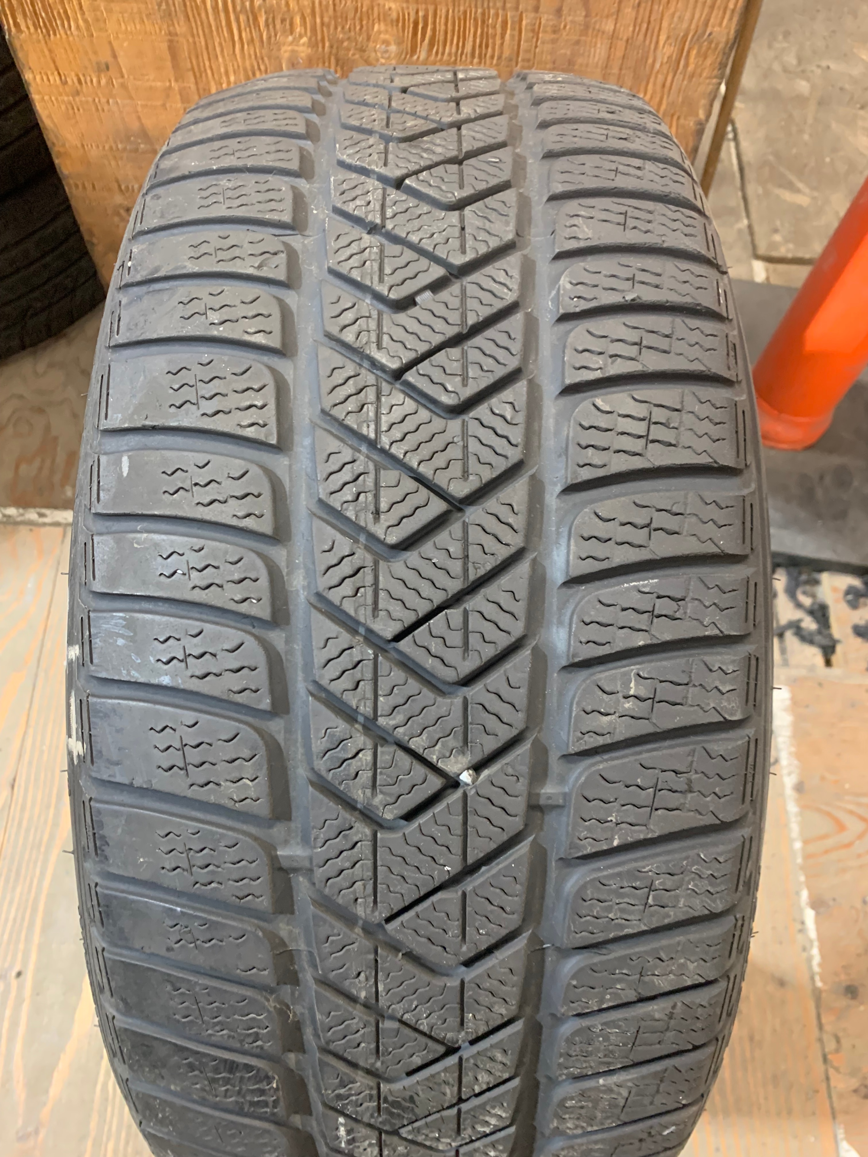1 X single 255/35/20 97V M+S Pirelli Sottozero 3 (J) w 70% tread