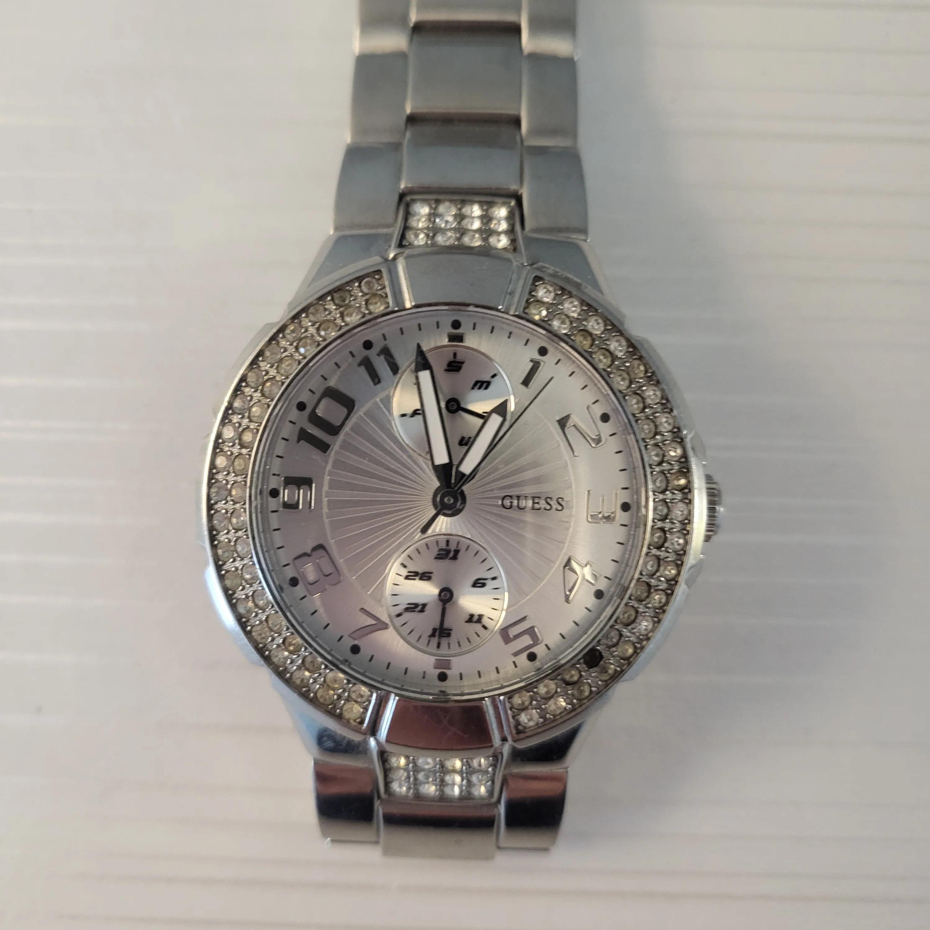 Gently Used! Guess Silver Chronograph Watch - Quick Pickup!🚀 image indicator(4)