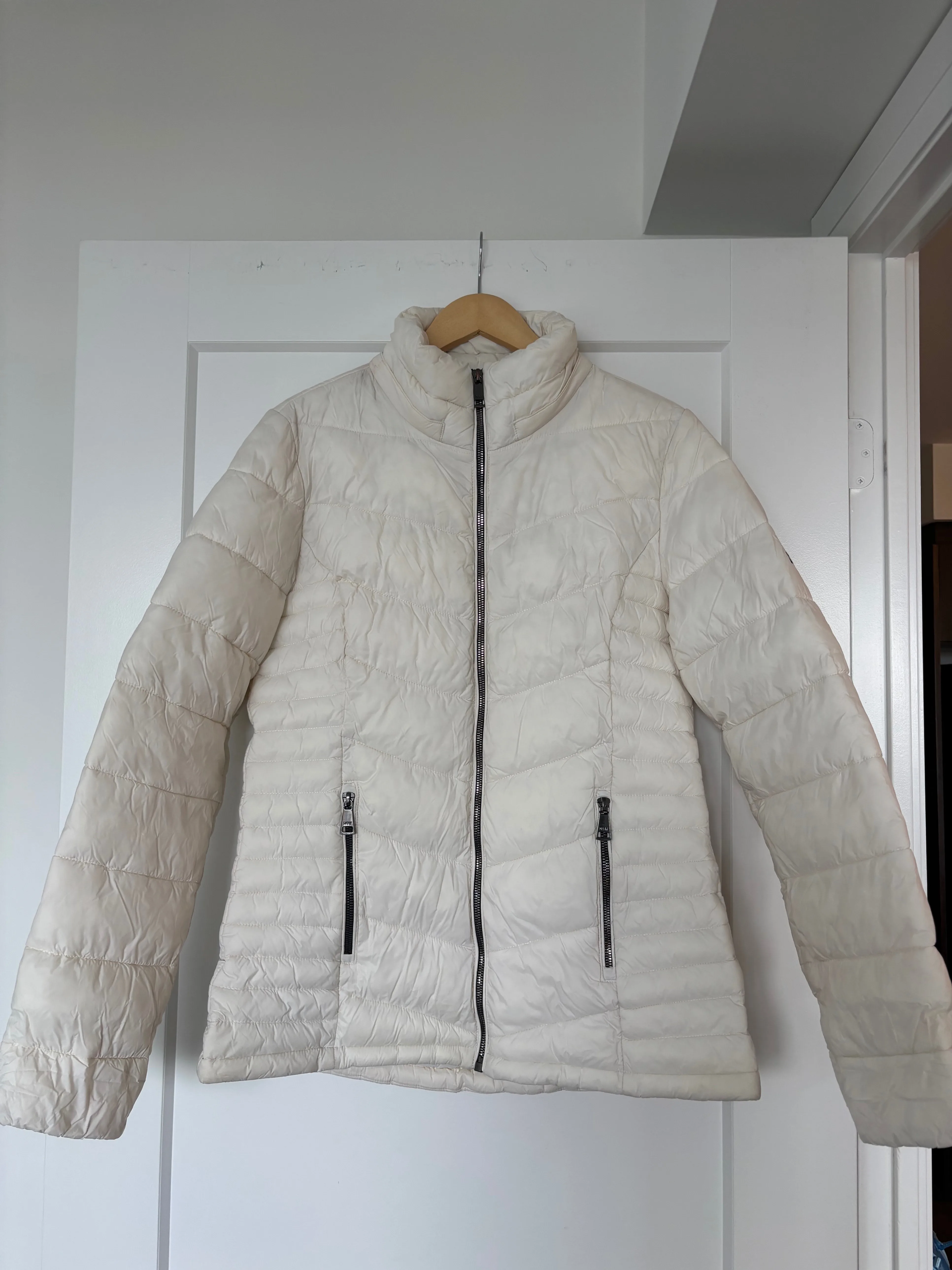 DKNY Women’s White Puffer Jacket - Size M