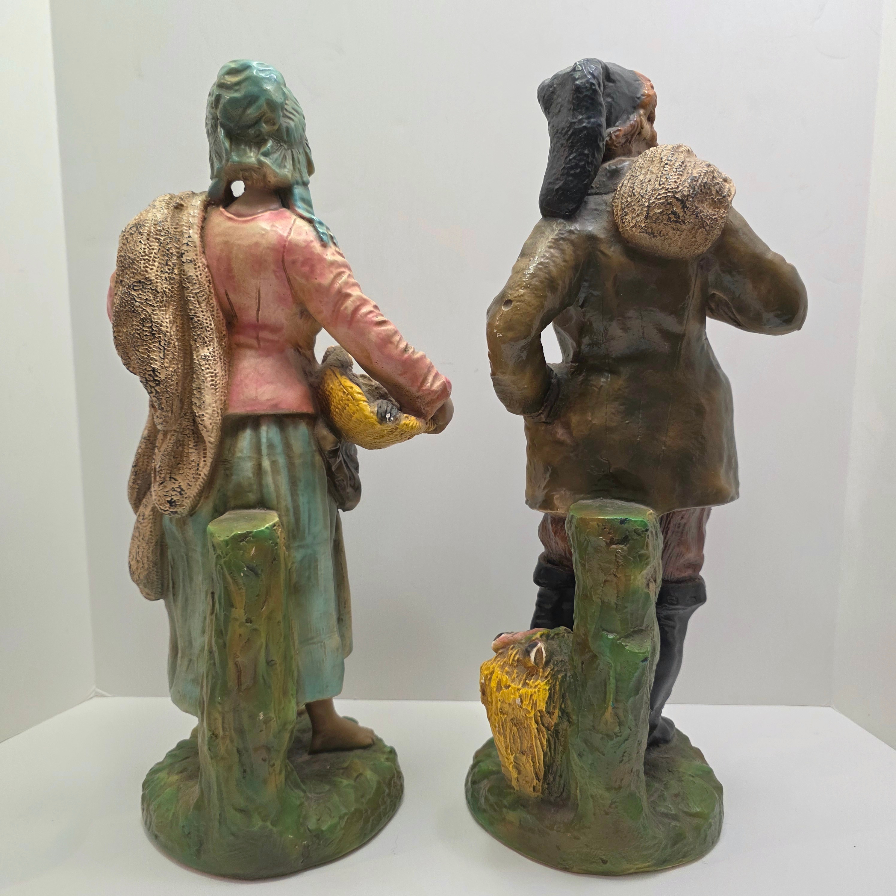 Vintage Large Peasant Couple Chalkware Figurines - photo 3