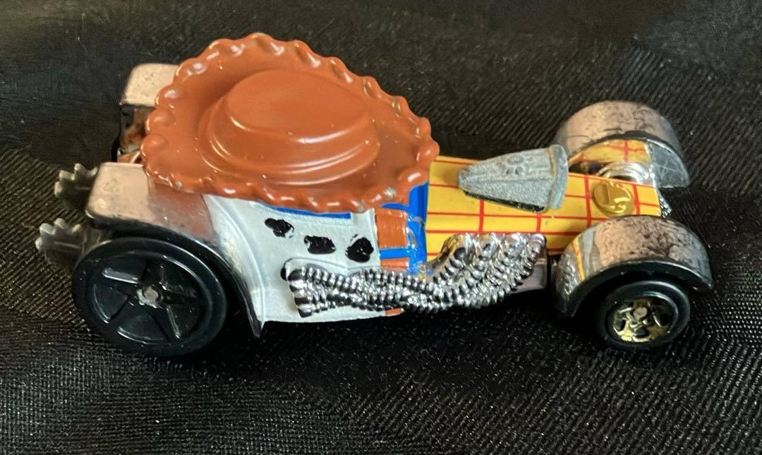 Hot Wheels 2010 Disney Toy Story Wheelin Woody