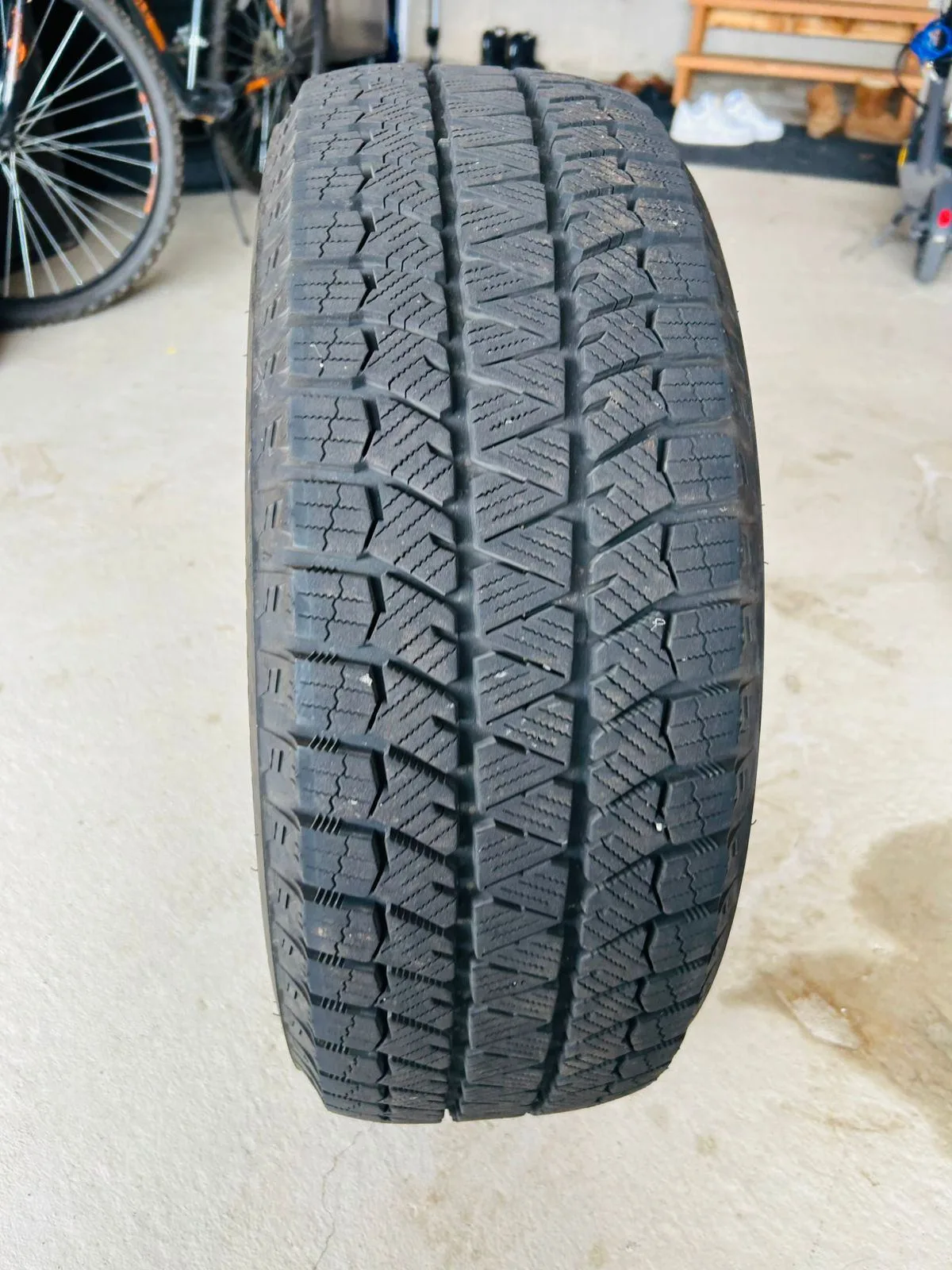 Bridgestone Blizzak WS90 Winter Tires – 205/60R16 image indicator(3)