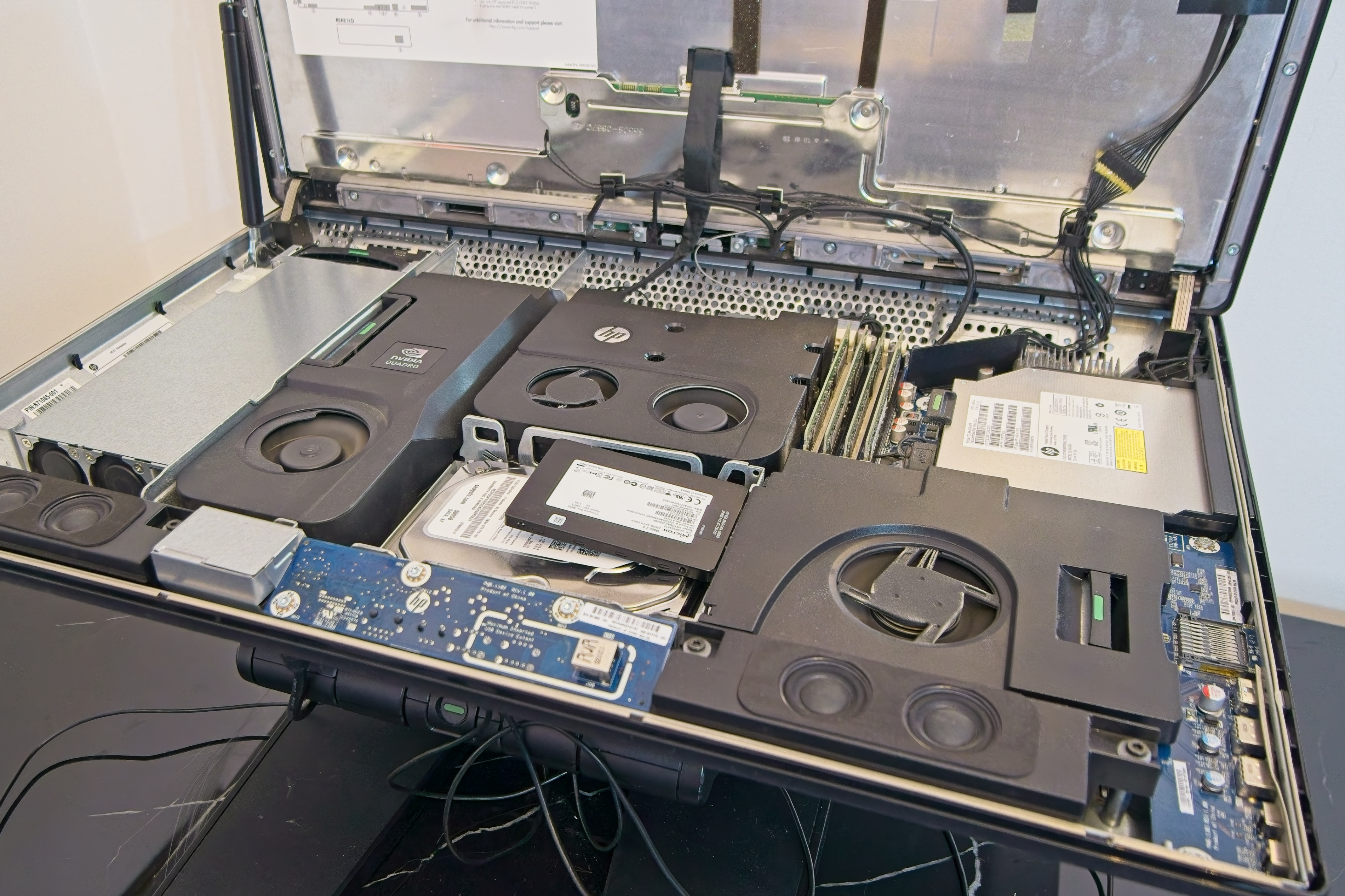 BOXING DAY SPECIAL HP Z1 G2 All-in-One – Xeon E3, Quadro K3000M - photo 3