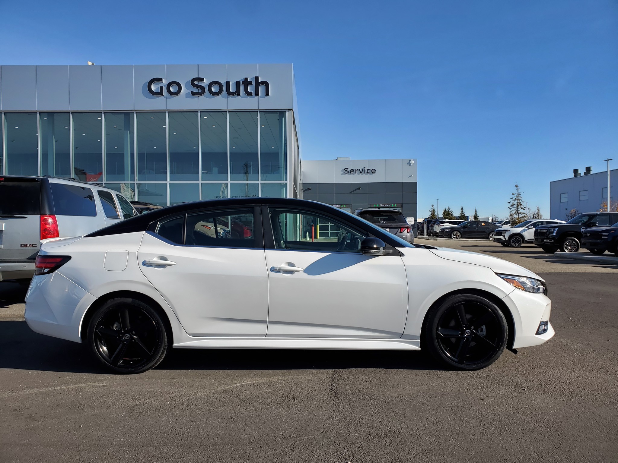 2023 Nissan Sentra SR - photo 2