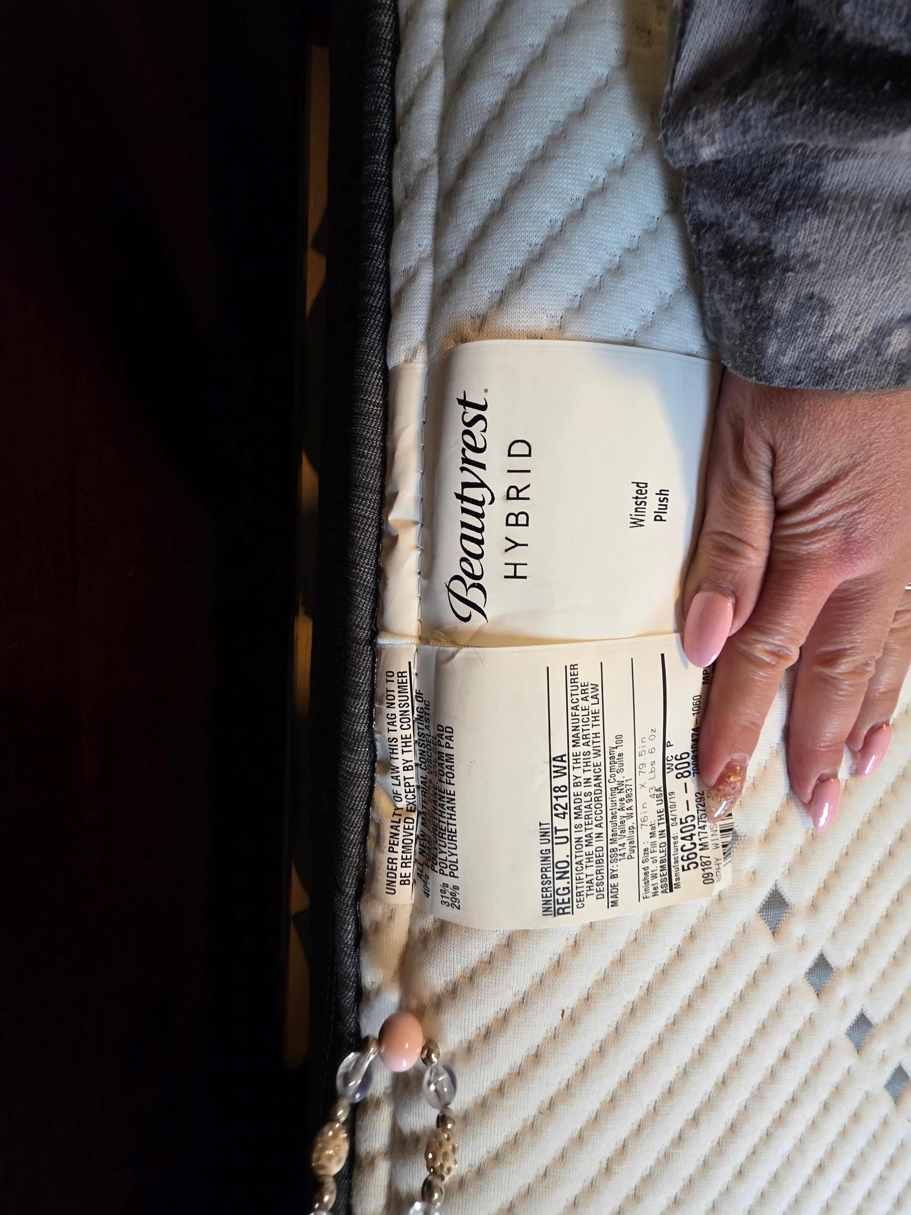 King Sized - Solid Wood bedframe + Beautyrest Plush Mattress - photo 4