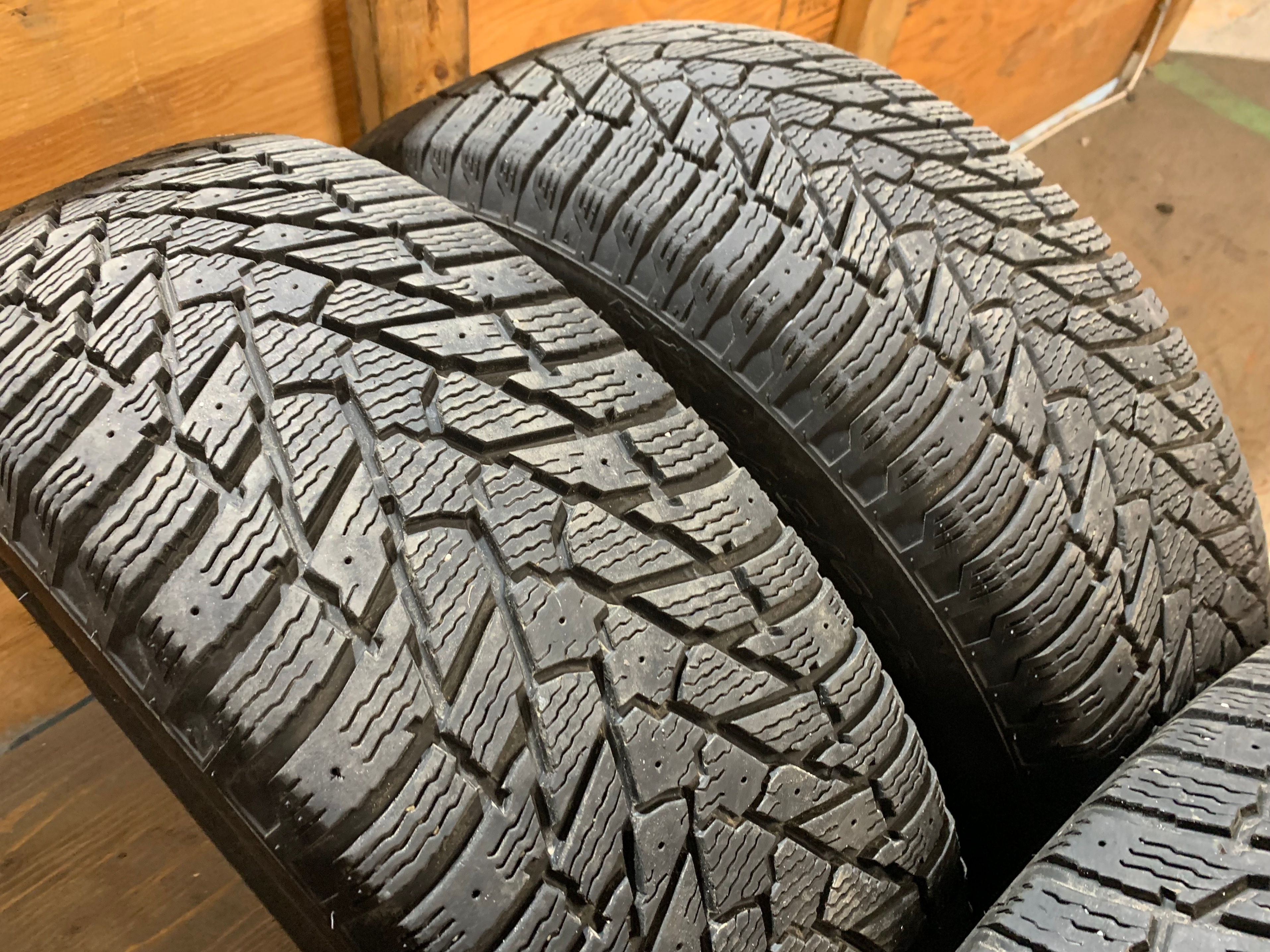 SET of 245/60/18 M+S 105T GT Radial Ice pro SUV3 with 80% tread - photo 4