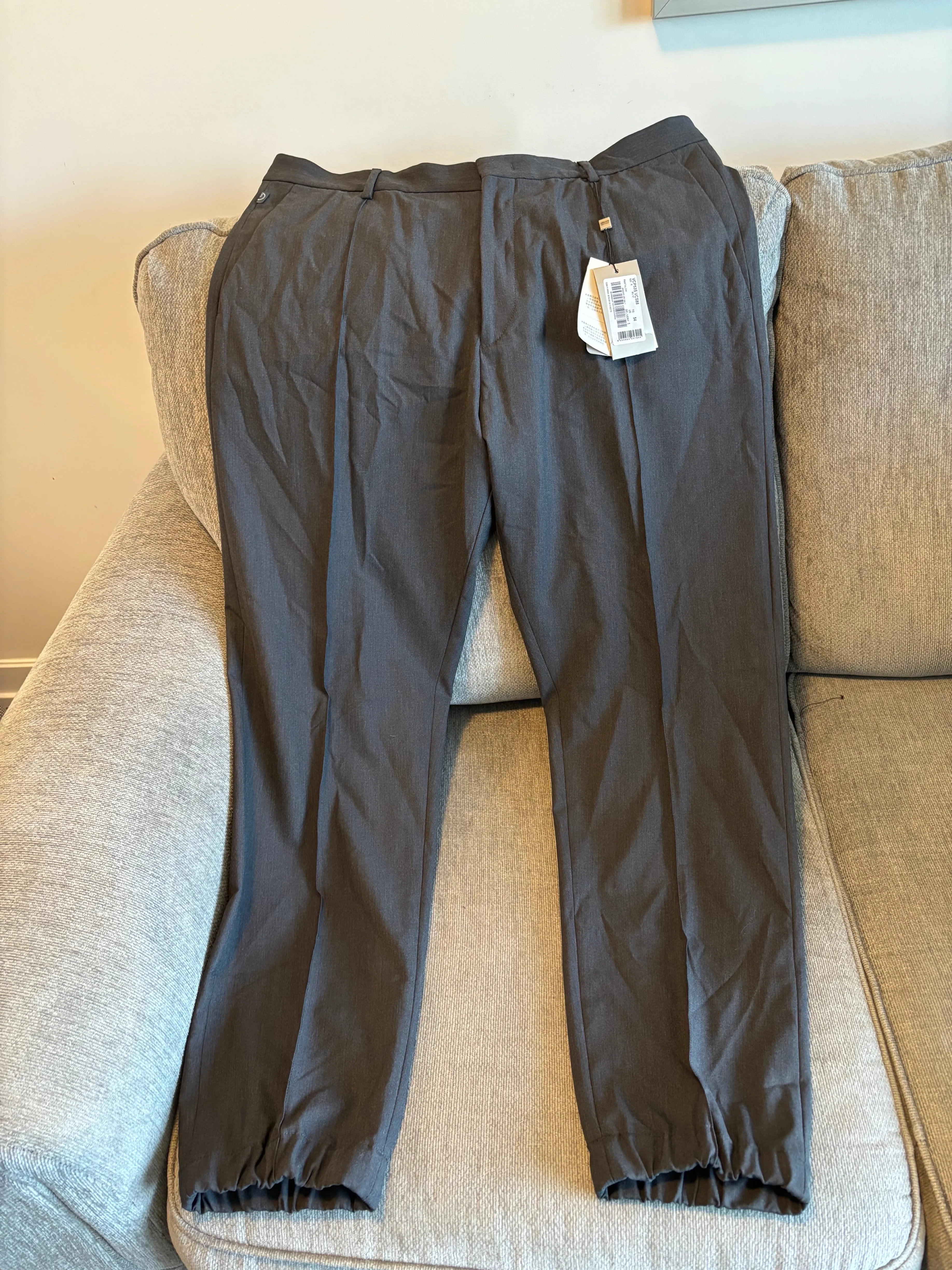 NWT Armani Collezioni Men’s Pants – Size 54 (EU)/ 38 US image indicator(4)