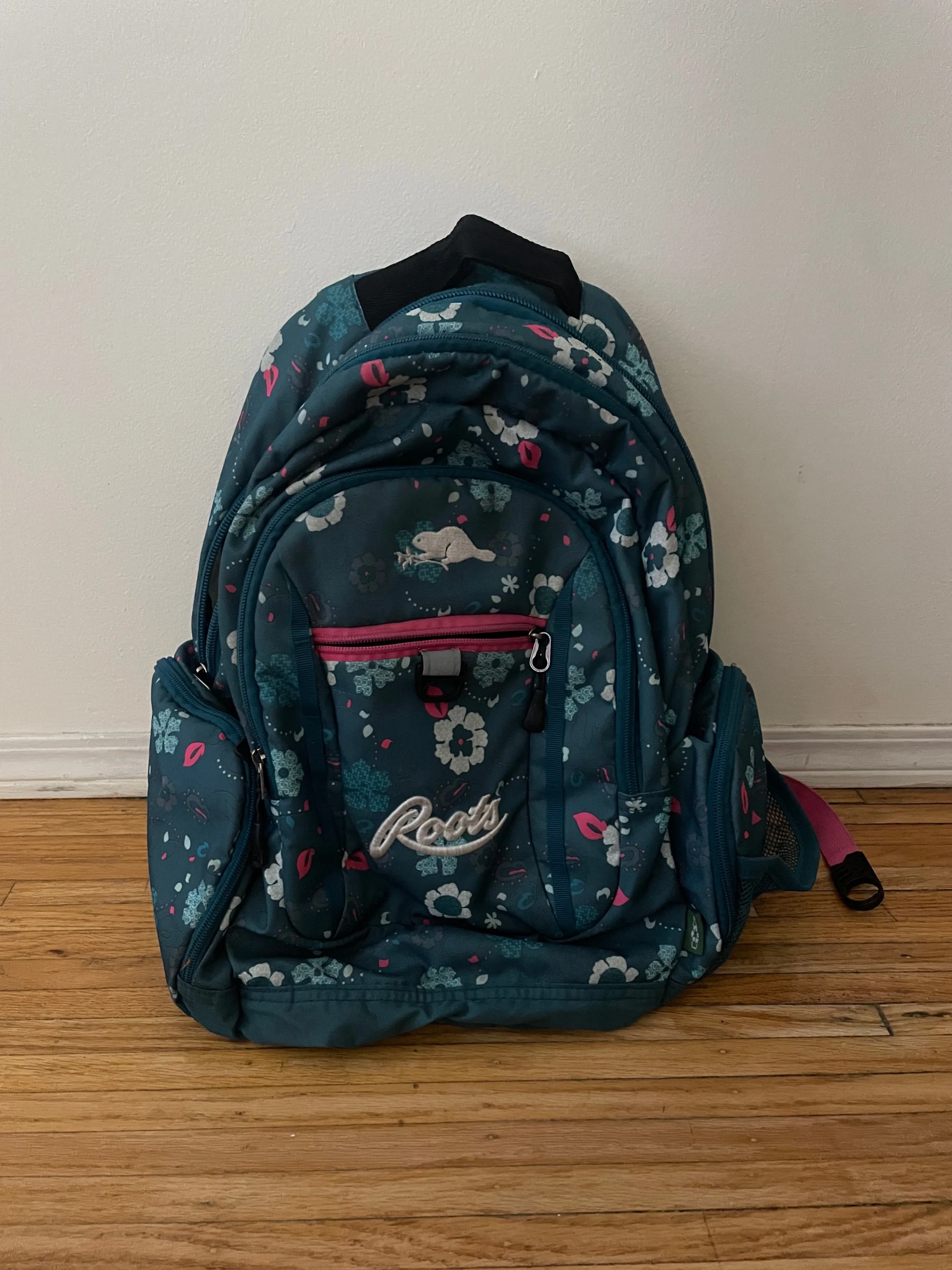 Backpack‼️ Roots Heavy DUTY Strong ‼️3 compartment, Laptop 15"