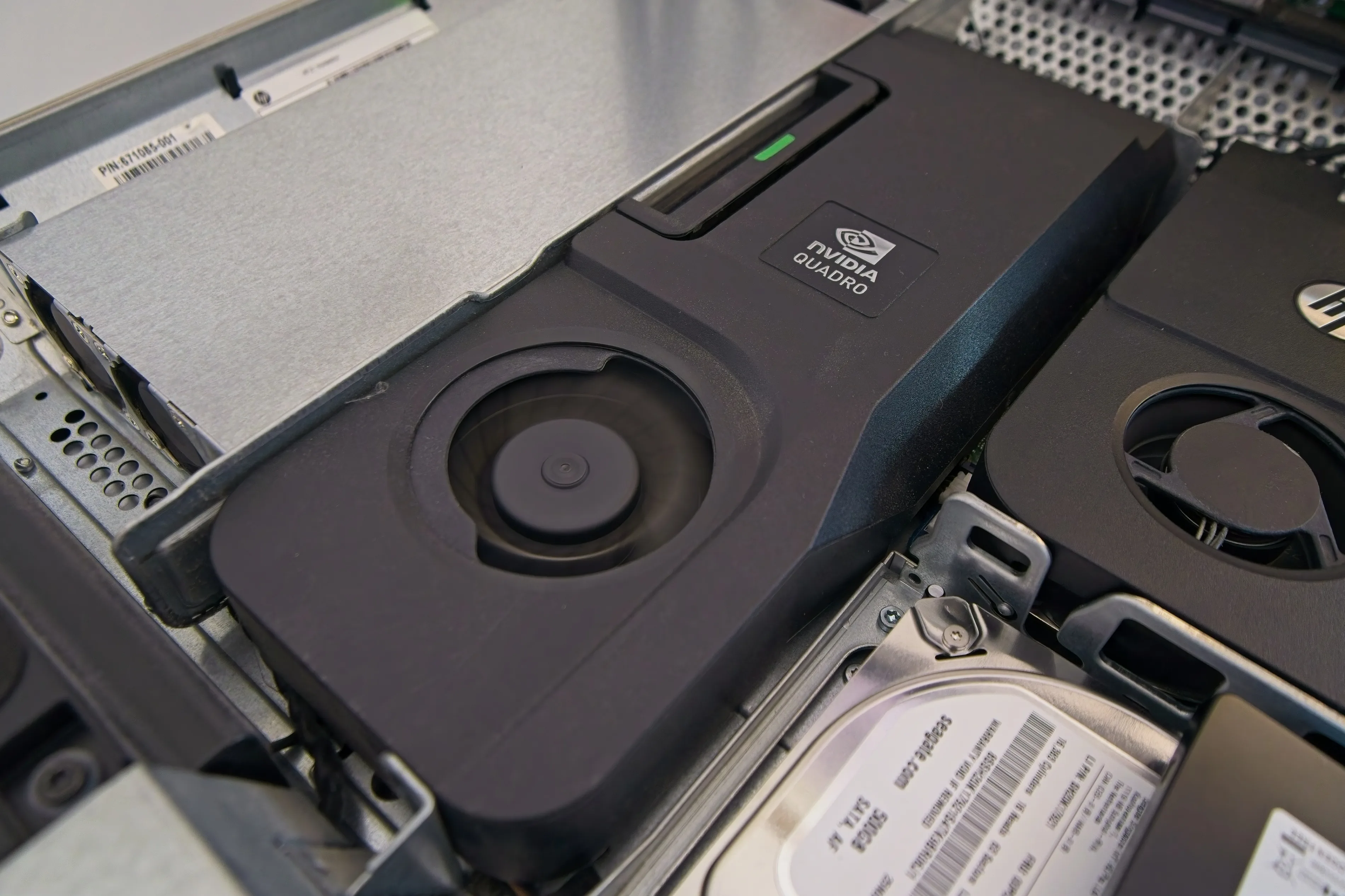 HP Z1 G2 All-in-One – Xeon E3, Quadro K3000M, 16GB RAM image indicator(6)