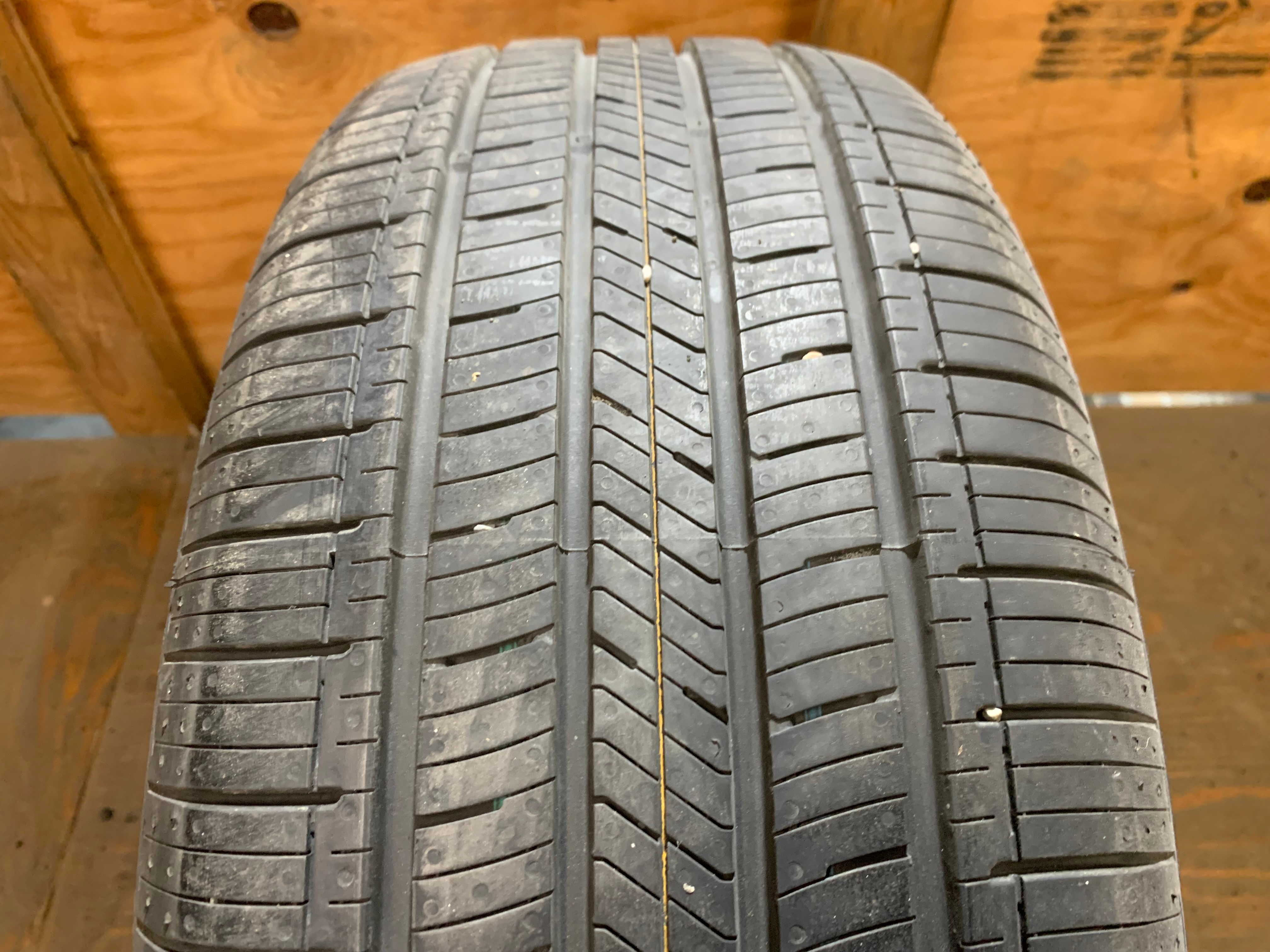 1 X single 215/55/17 94V M+S Nexen Npriz S with 80% tread - photo 3