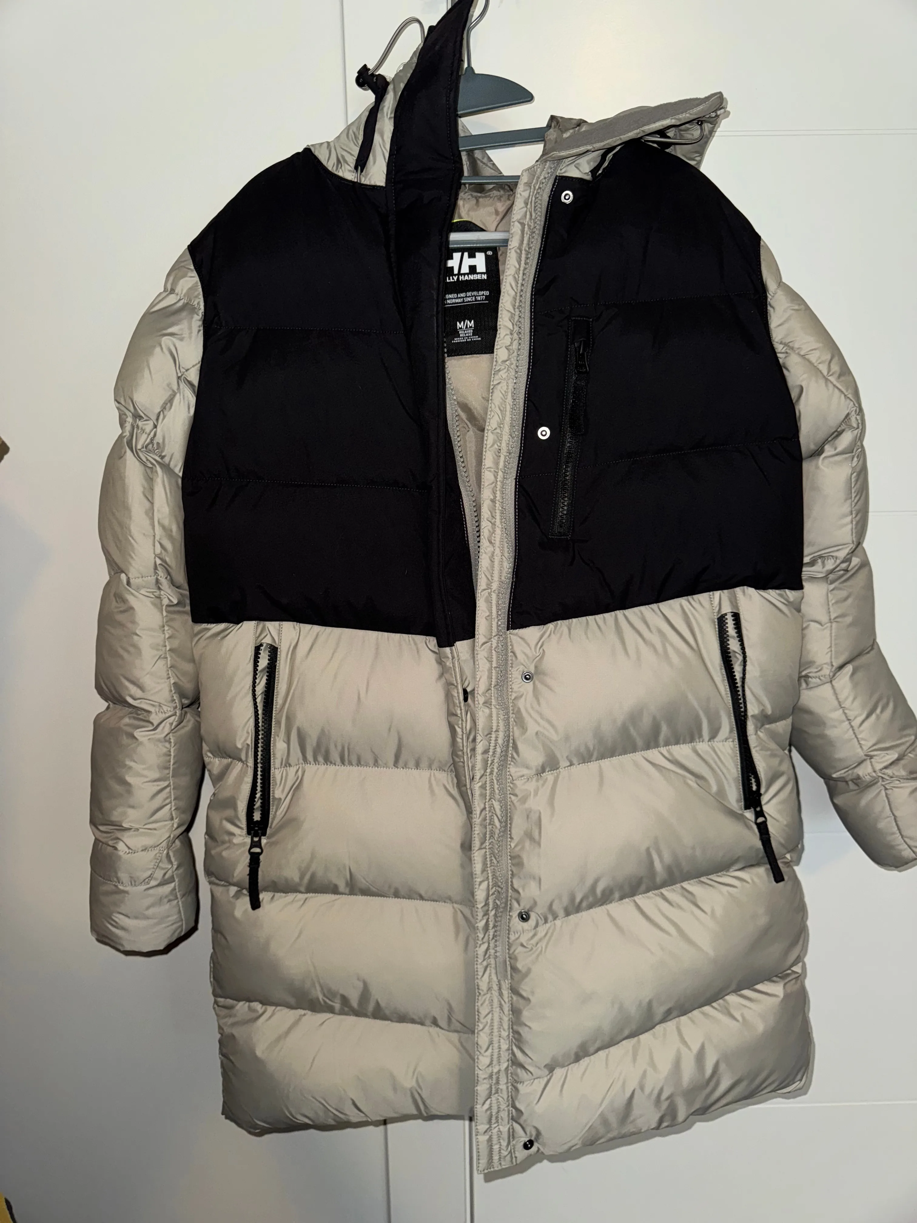 (Women) Brand new Helly Hansen winter jacket - size M