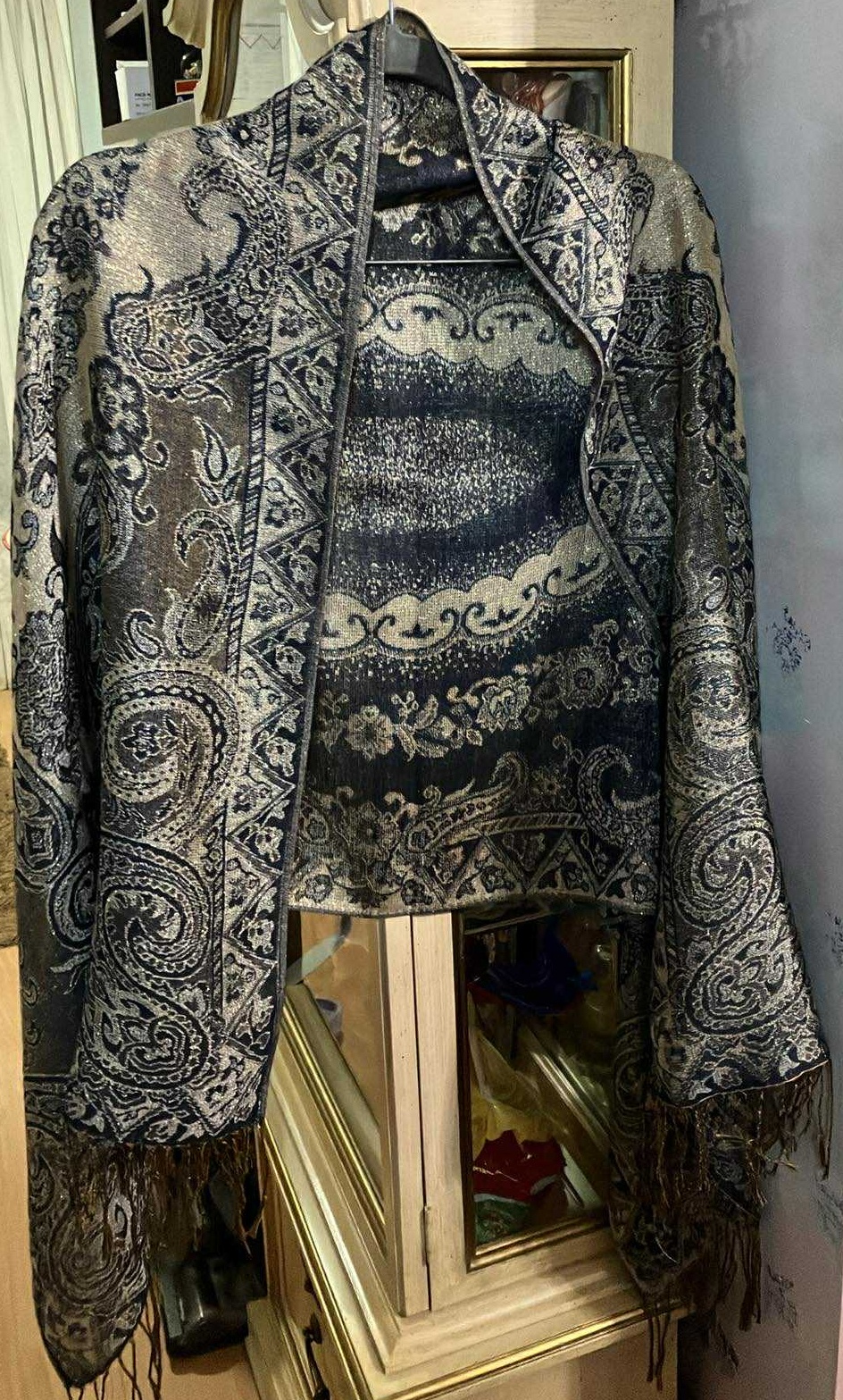 Shawl Gold and Black