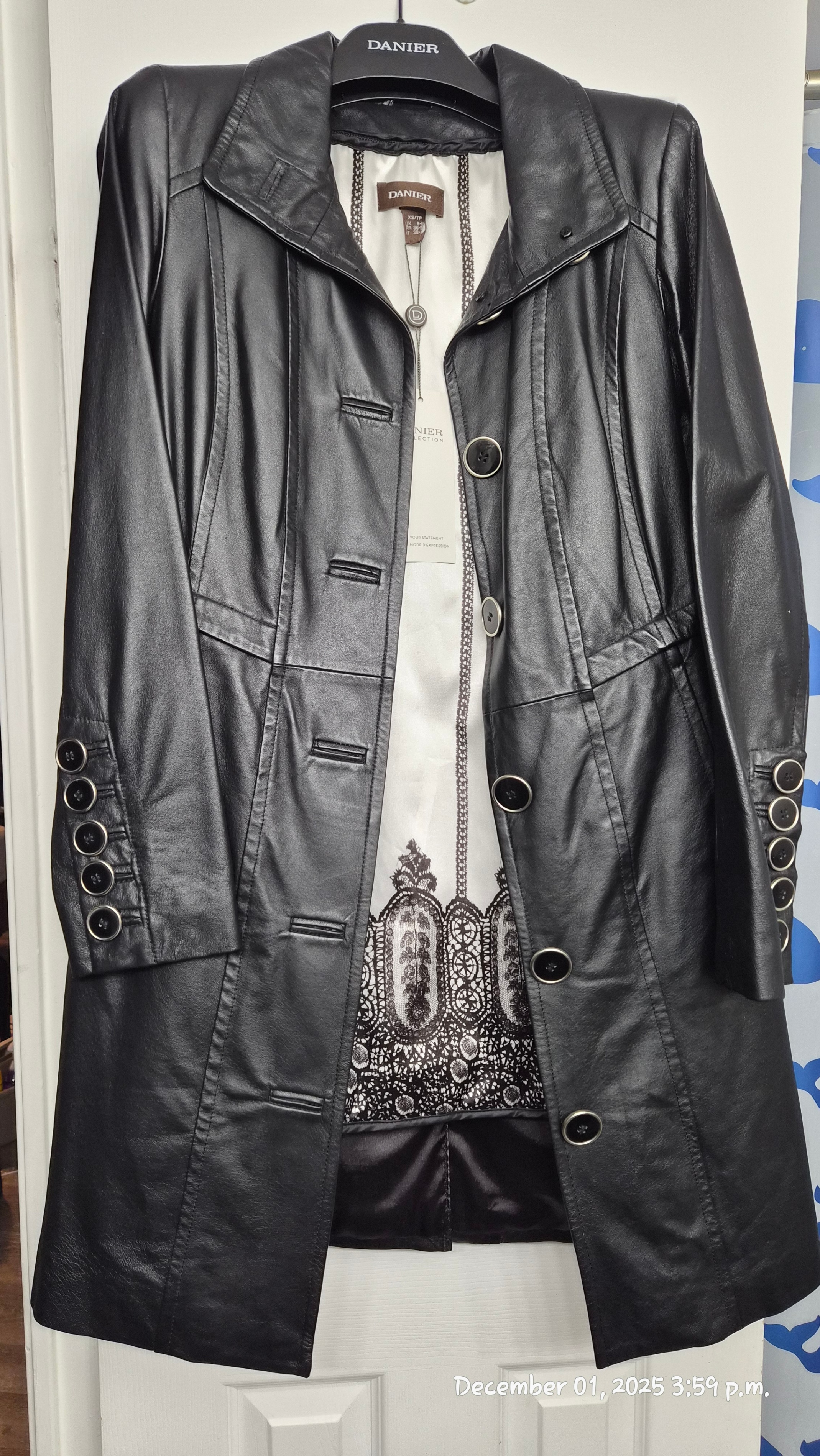 Danier Women’s Leather Jacket – XS – Brand New with Tags