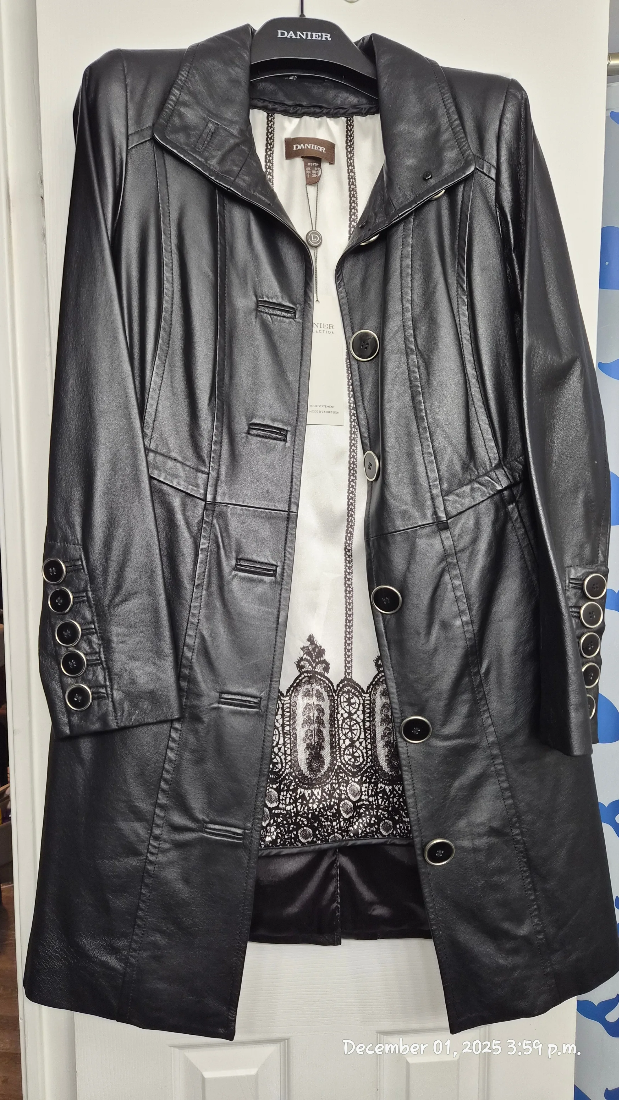 Danier Women’s Leather Jacket – XS – Brand New with Tags