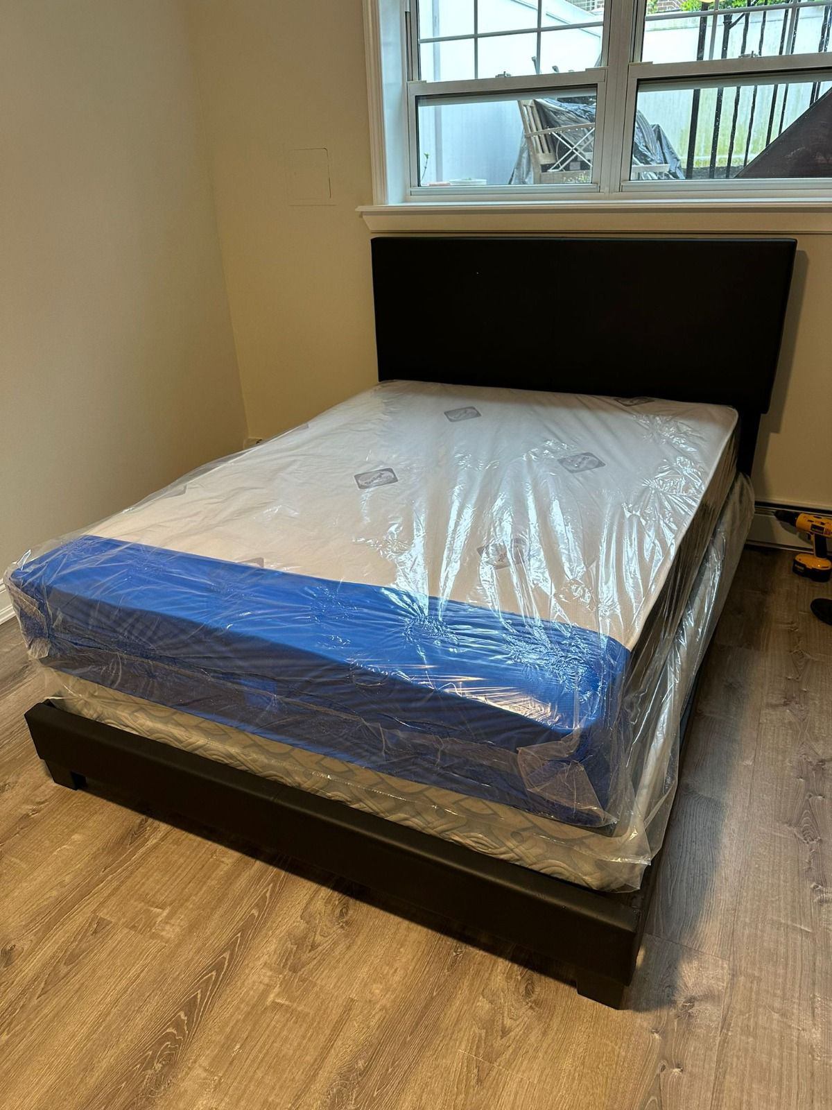 Queen bed set