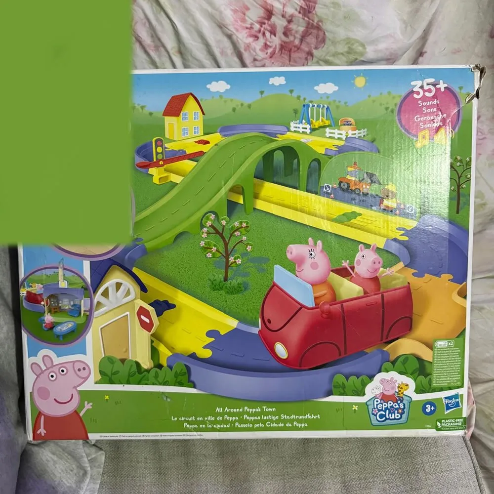 Peppa Pig All Around Peppa’s Town Playset