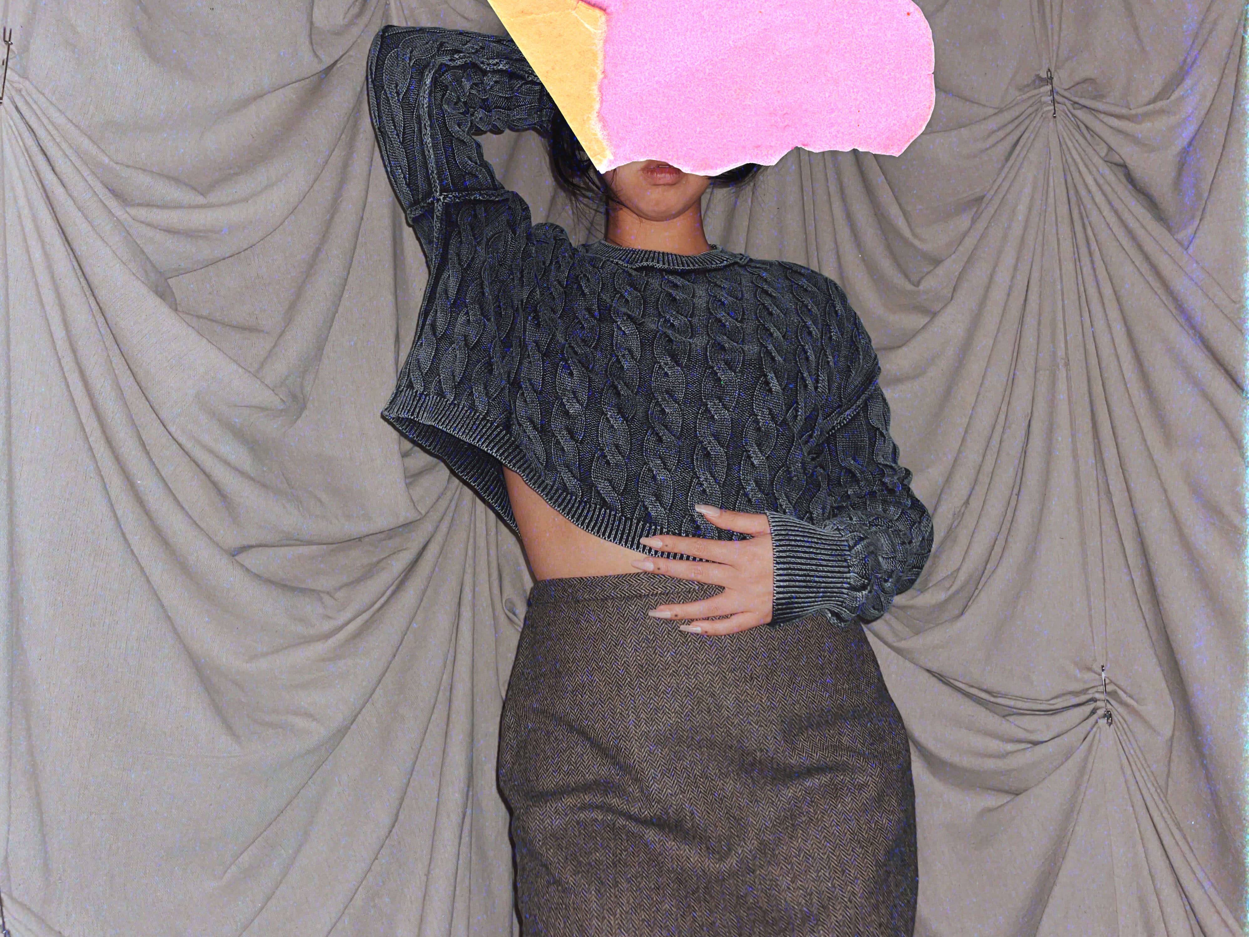 grey long sleeve knit sweater crop top shirt - photo 2