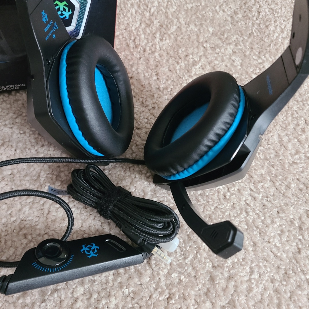 Hunterspider V-1 LED Noise-Cancelling Surround Gaming Headset - photo 5