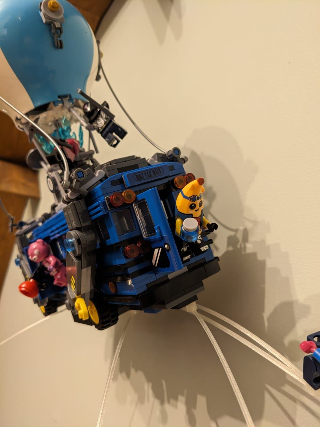 LEGO FORTNITE BATTLE BUS - WALL MOUNT - photo 3