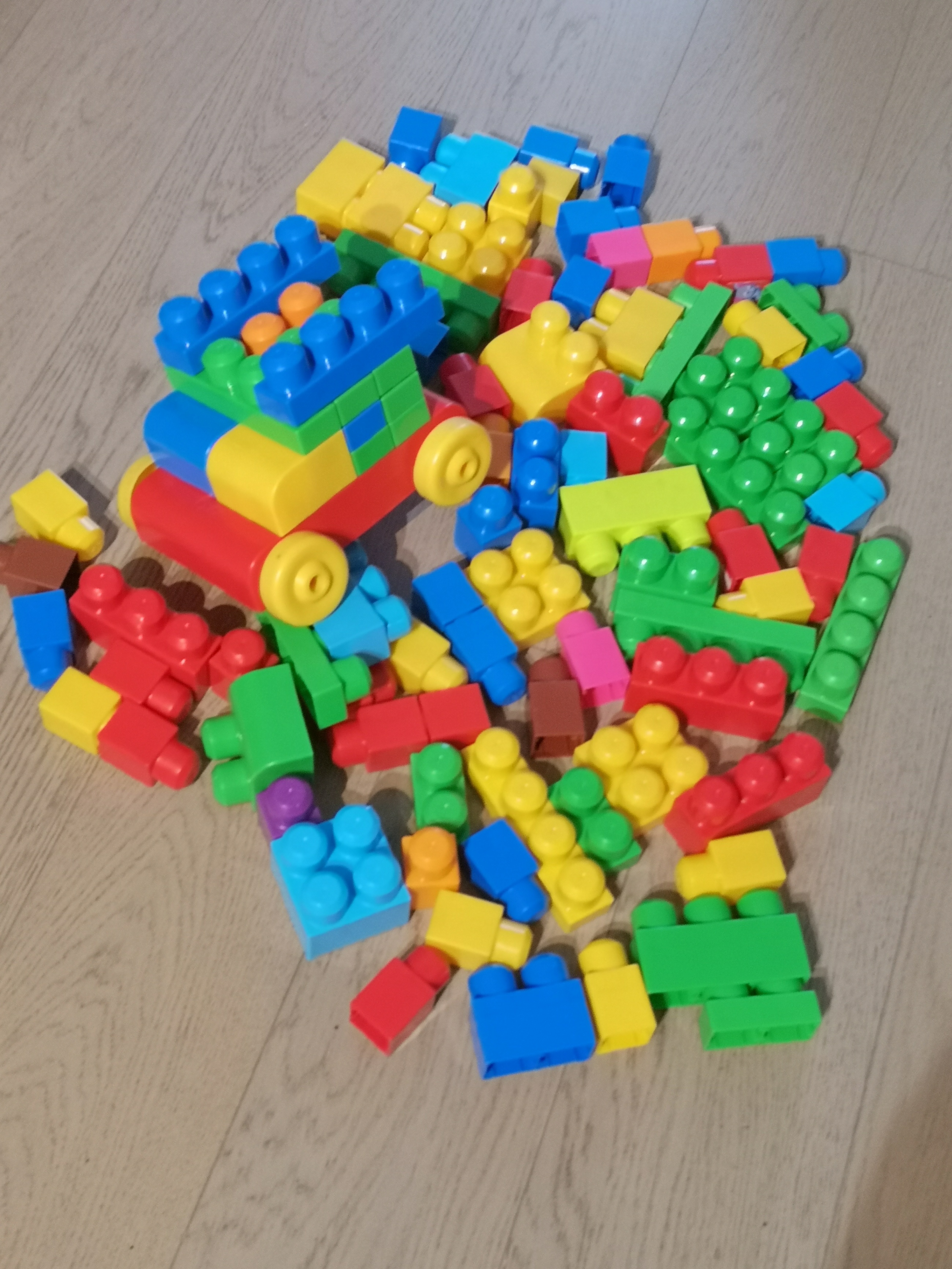 Megablocks Mega blocks Large Building  with car basebuild up toy