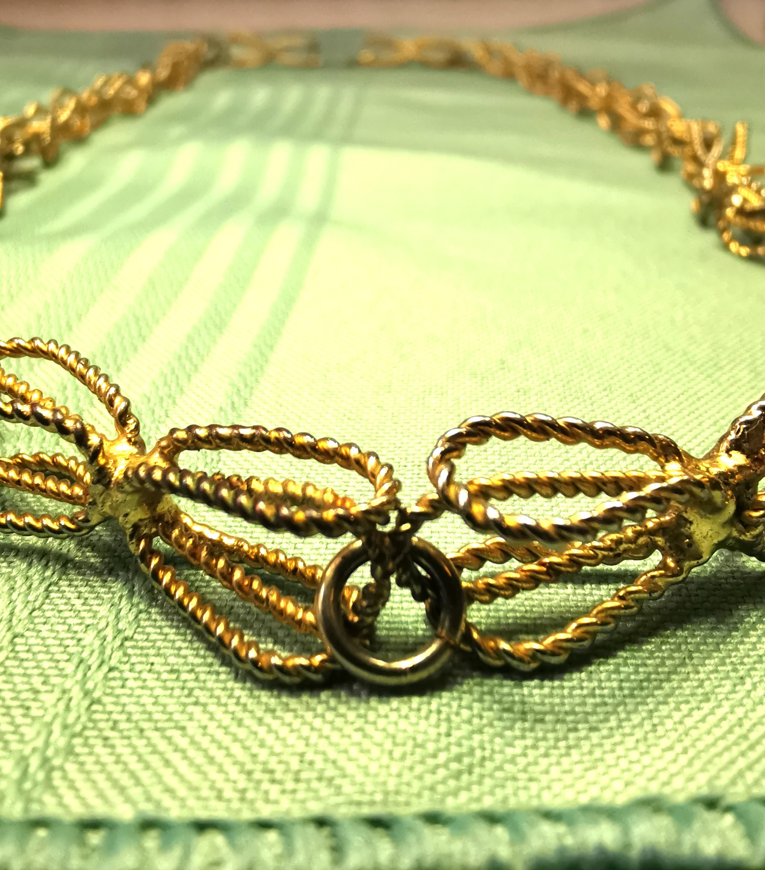 29" Gold Tone Twisted Rope Bow Link Necklace - 1960s Textured