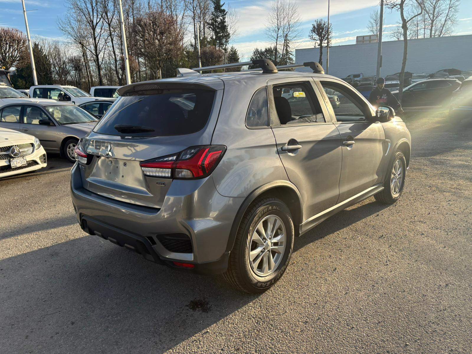2021 Mitsubishi RVR - photo 2