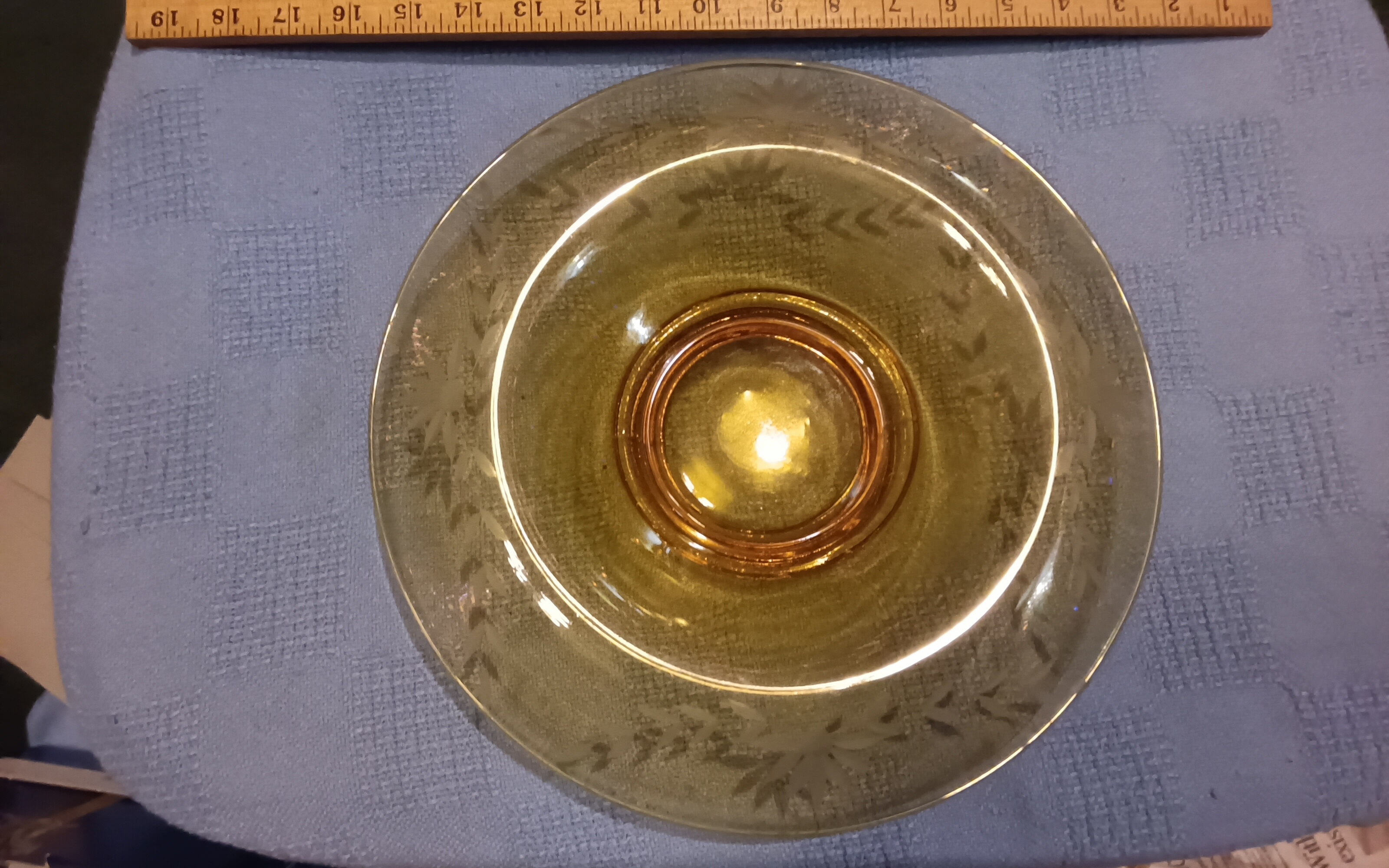 Amber colored dish - photo 2
