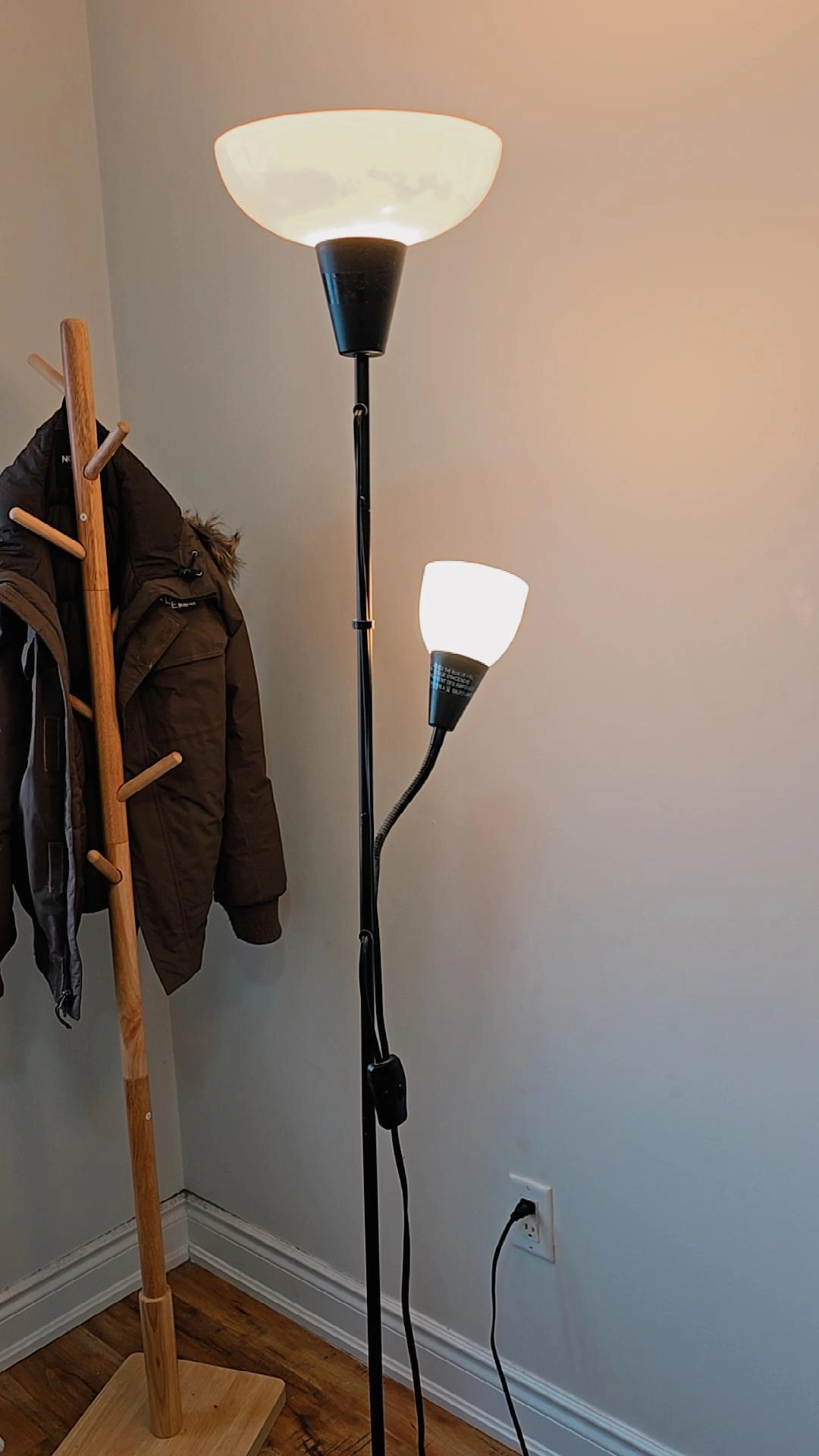 Ikea Floor lamp with reading light - photo 2