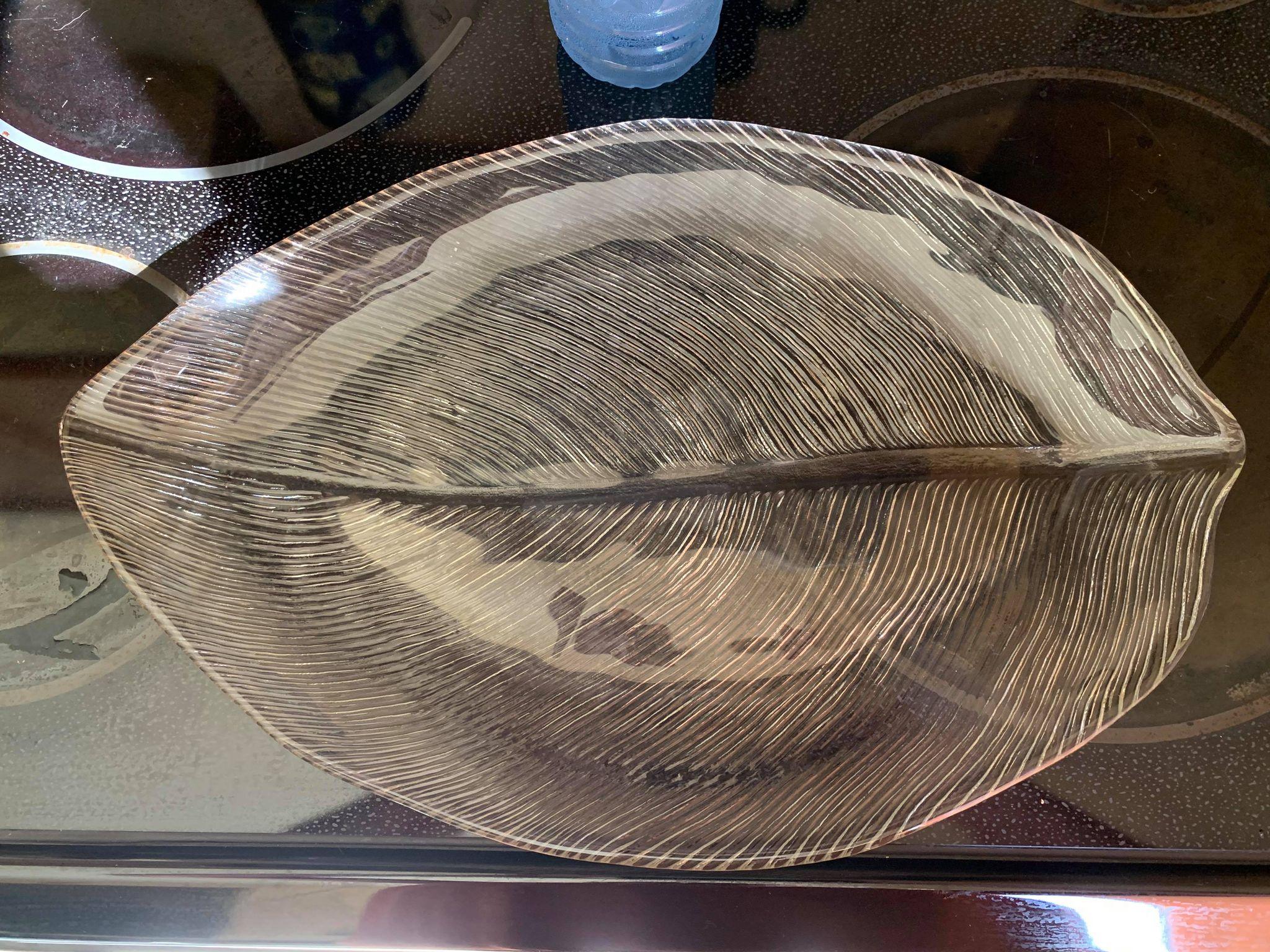 Leaf-Shaped Serving Dish