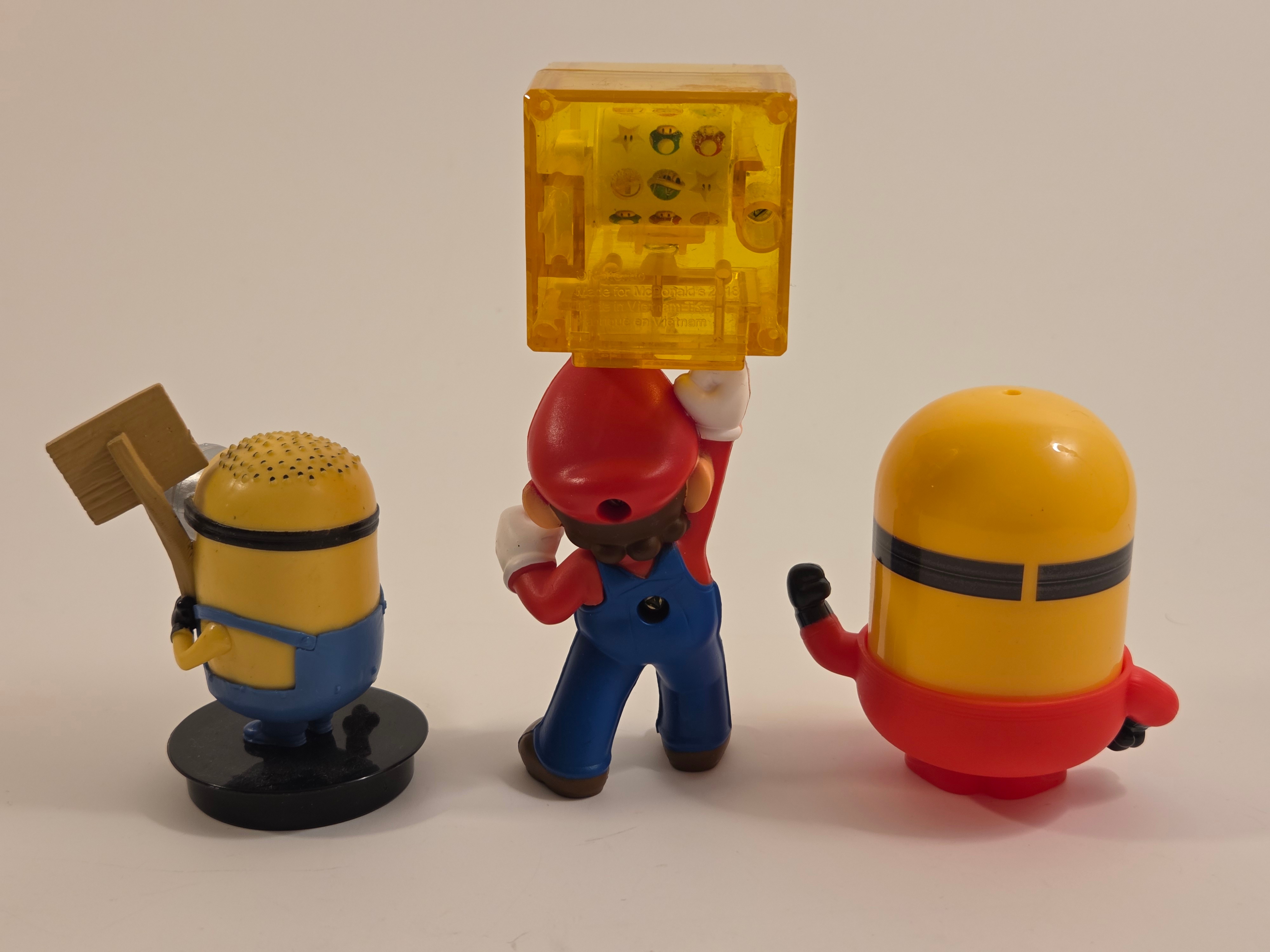 Lot of 3 – Minions & Super Mario figurines, 7–13 cm - photo 2