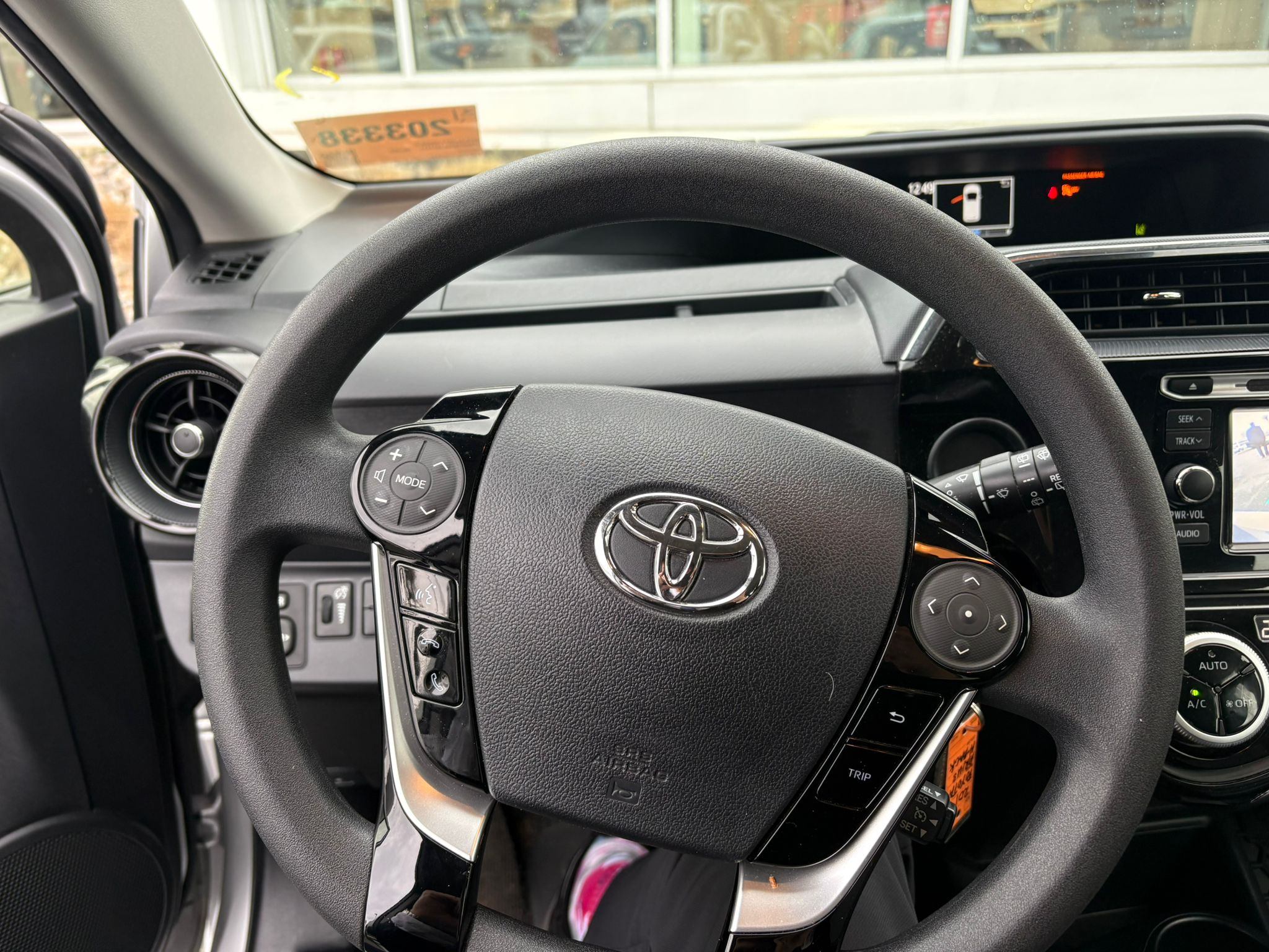2019 Toyota Prius C - photo 5