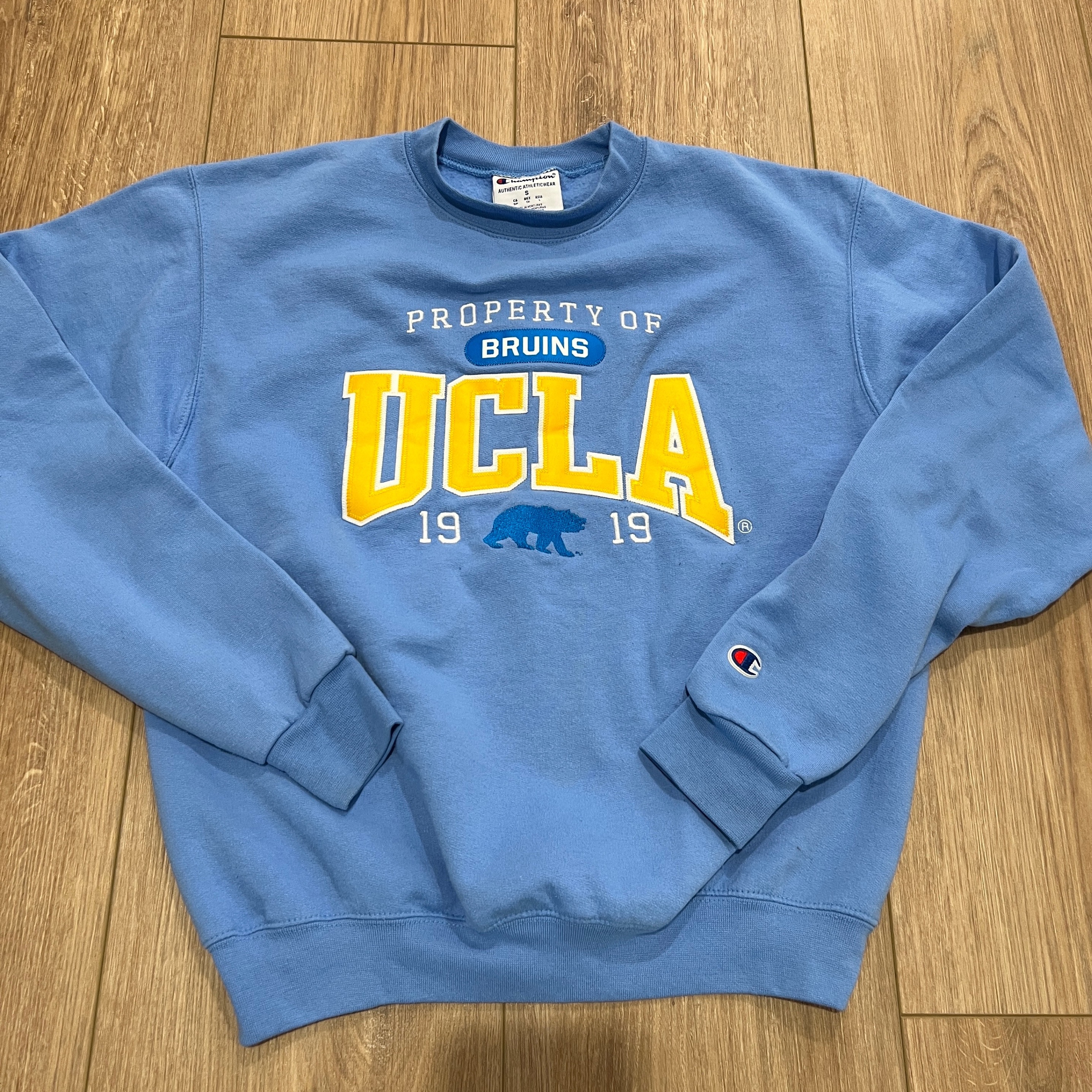 woman's sz small sweatshirts each
