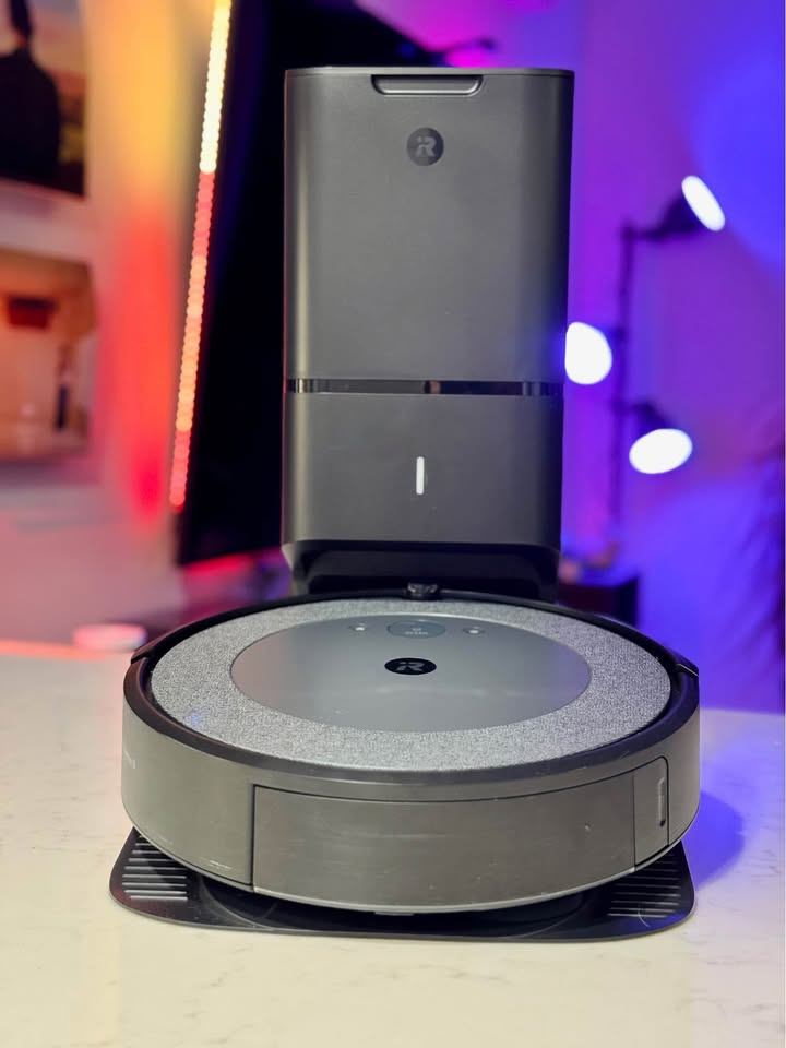 iRobot Roomba i3+ vacuum. Like new! - photo 2