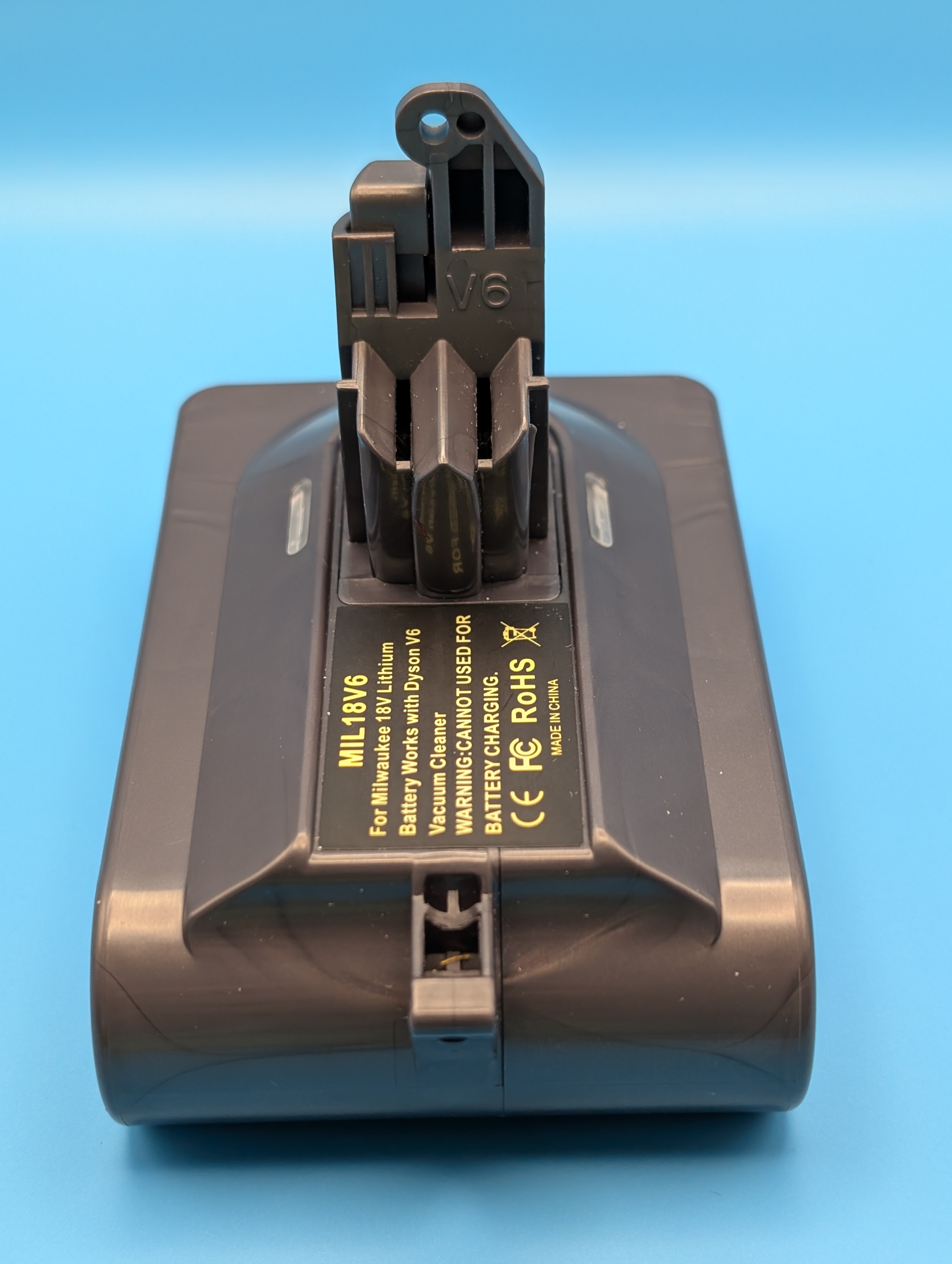 Milwaukee 18V Battery Adapter For Dyson Vacuum V6 - photo 3