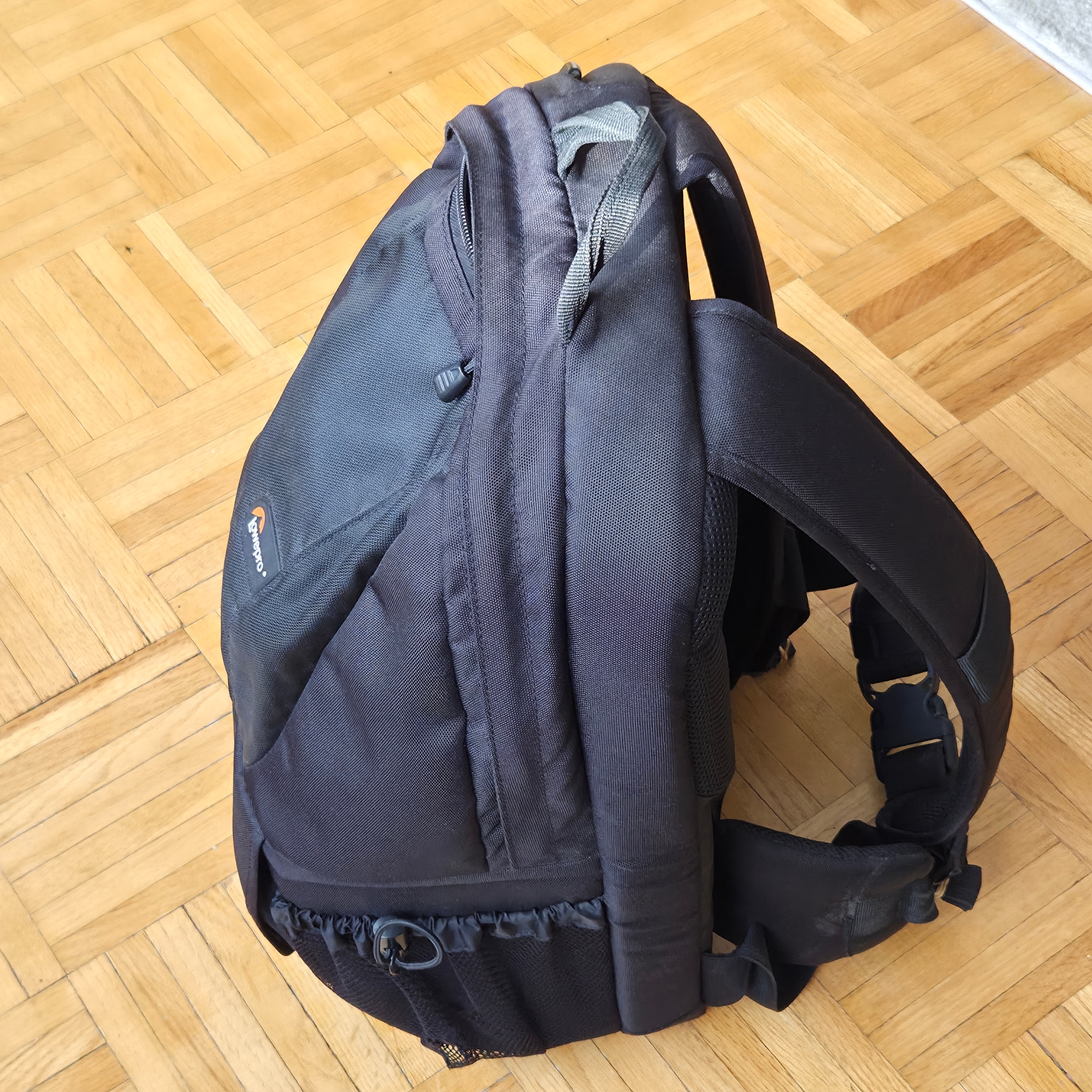 Lowe Pro Fastpack 250 Camera and Laptop Bag - photo 3