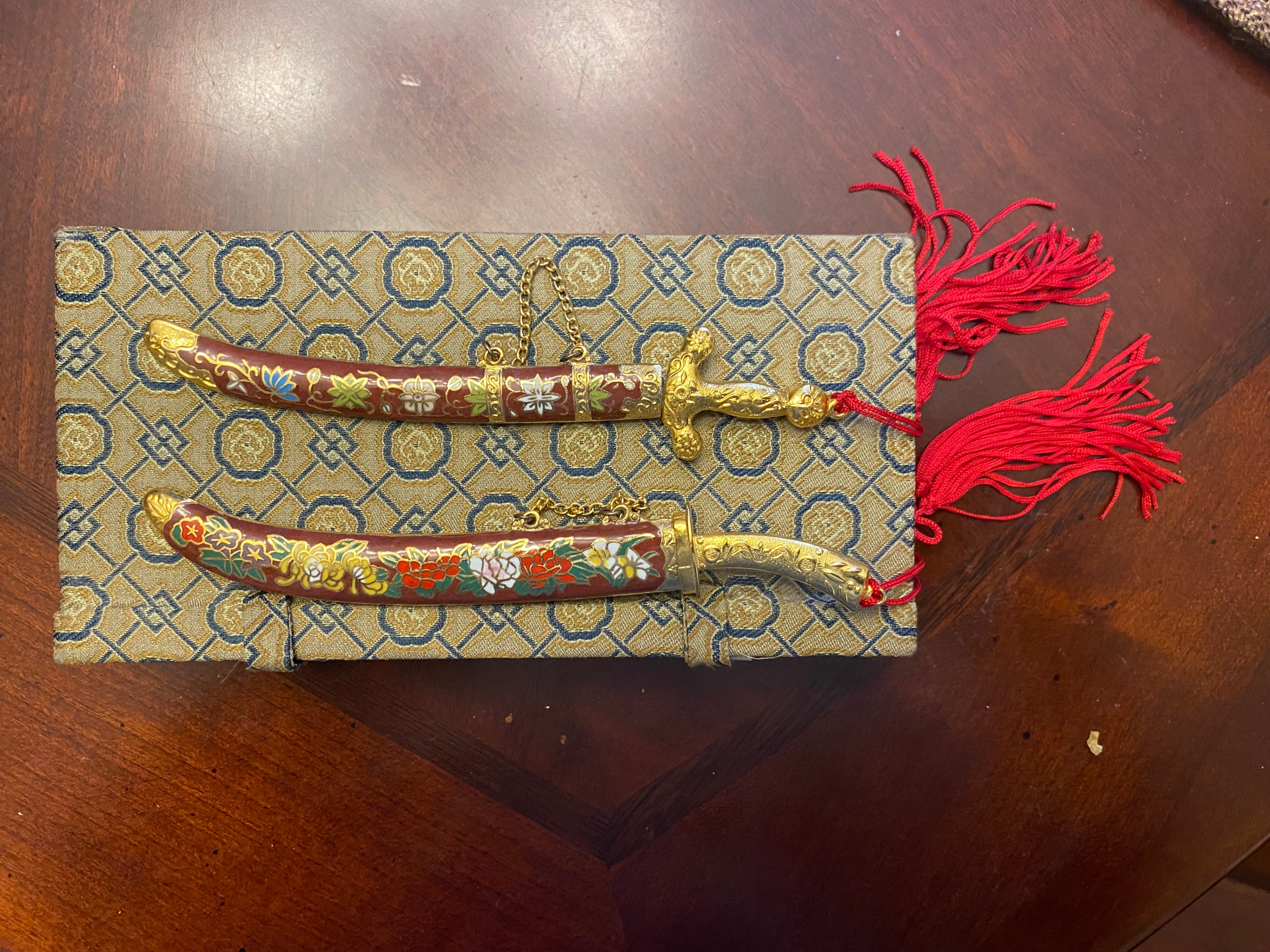 Vintage Chinese Cloisonne Mini Katana Set - photo 4