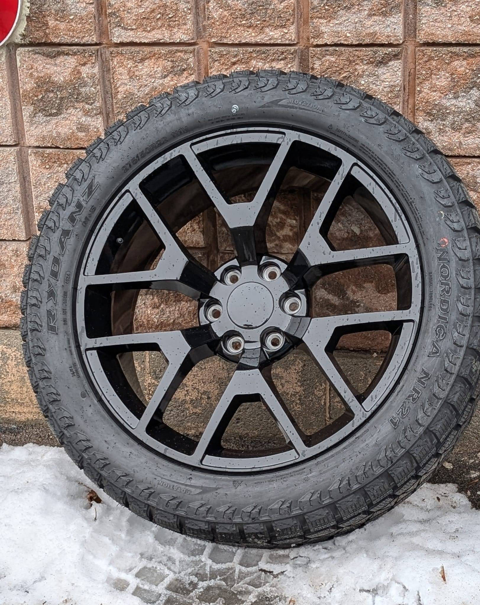 NEW 22”R162(6x139)+275/50/R22 Snows-Escalade/Sierra/Yukon/Tahoe