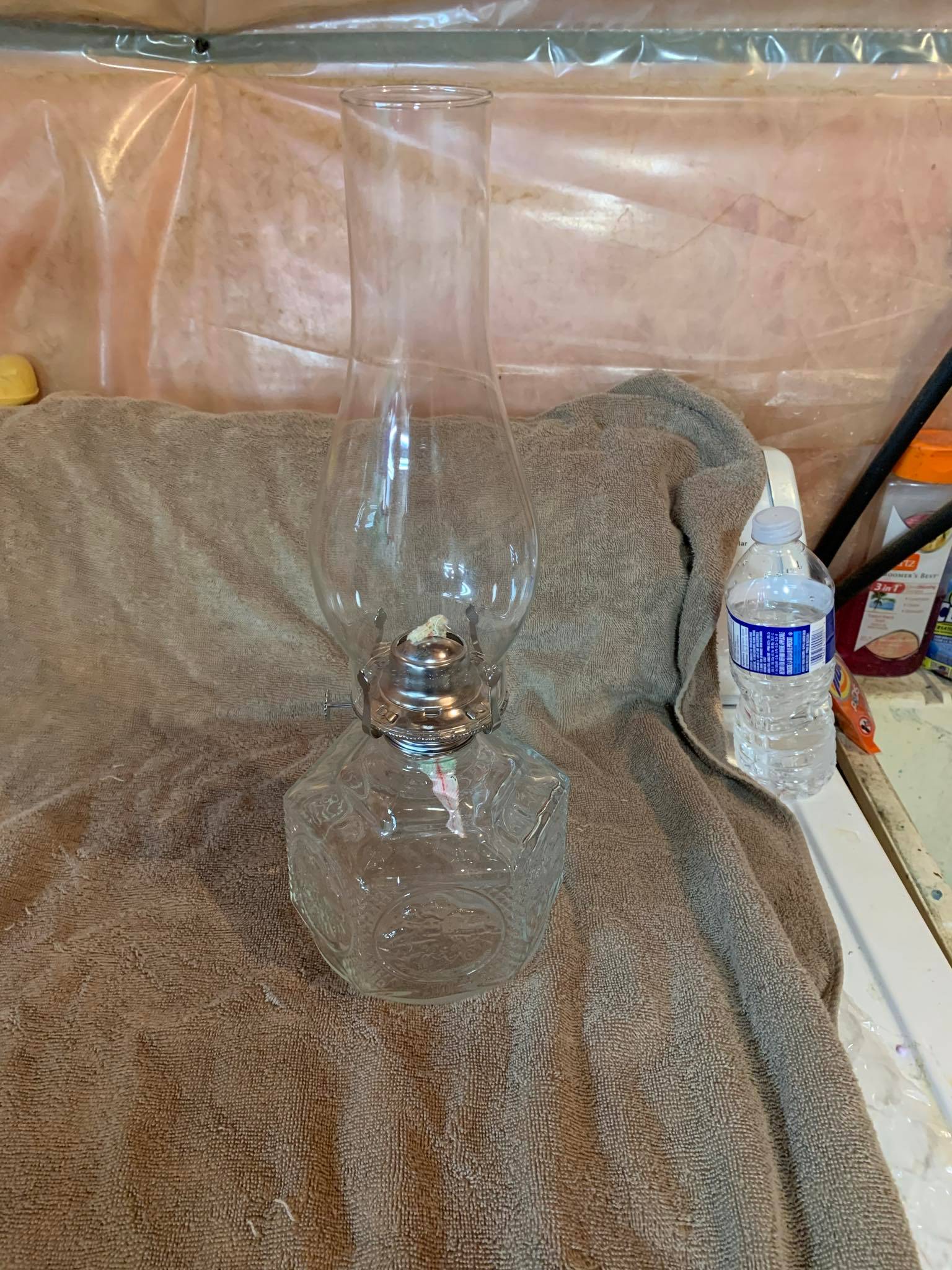 Vintage  Farms Oil Lamp Hexagon Horse and Buggy Great Condition