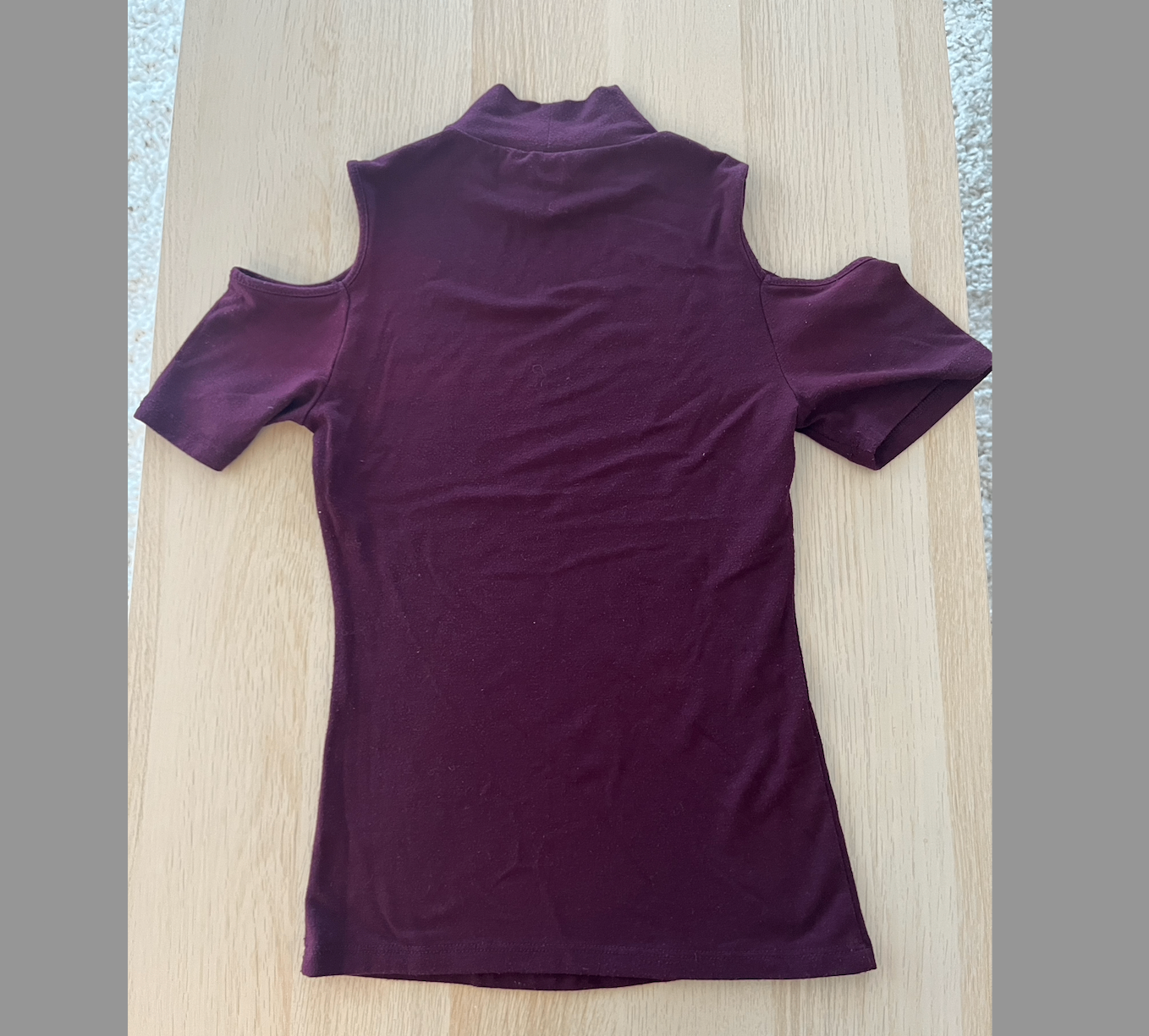 Shoulder Cut-Out Turtleneck Cropped T-Shirt - photo 2