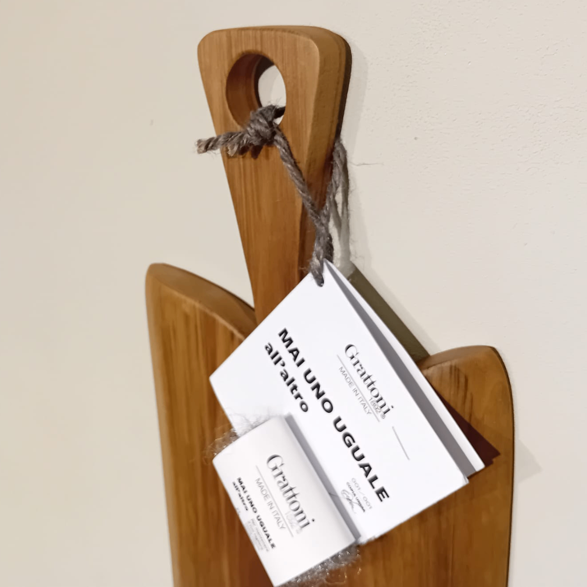 RETAIL PRICE $146-SEALED BRAND NEW GRATTONI WALNUT BOARD - photo 3