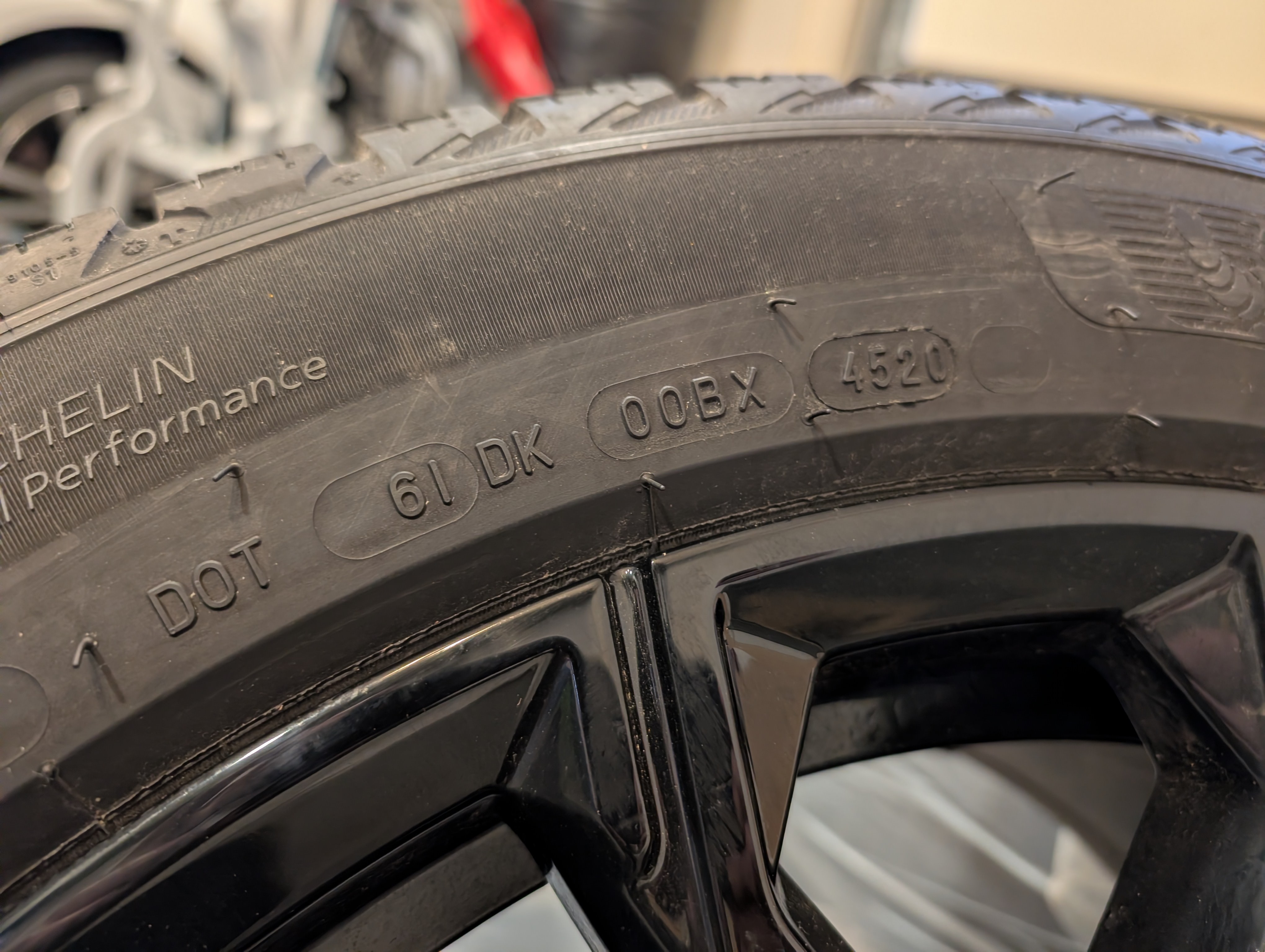 BMW X5 G05 Staggered Winter Rims and Tires - photo 2